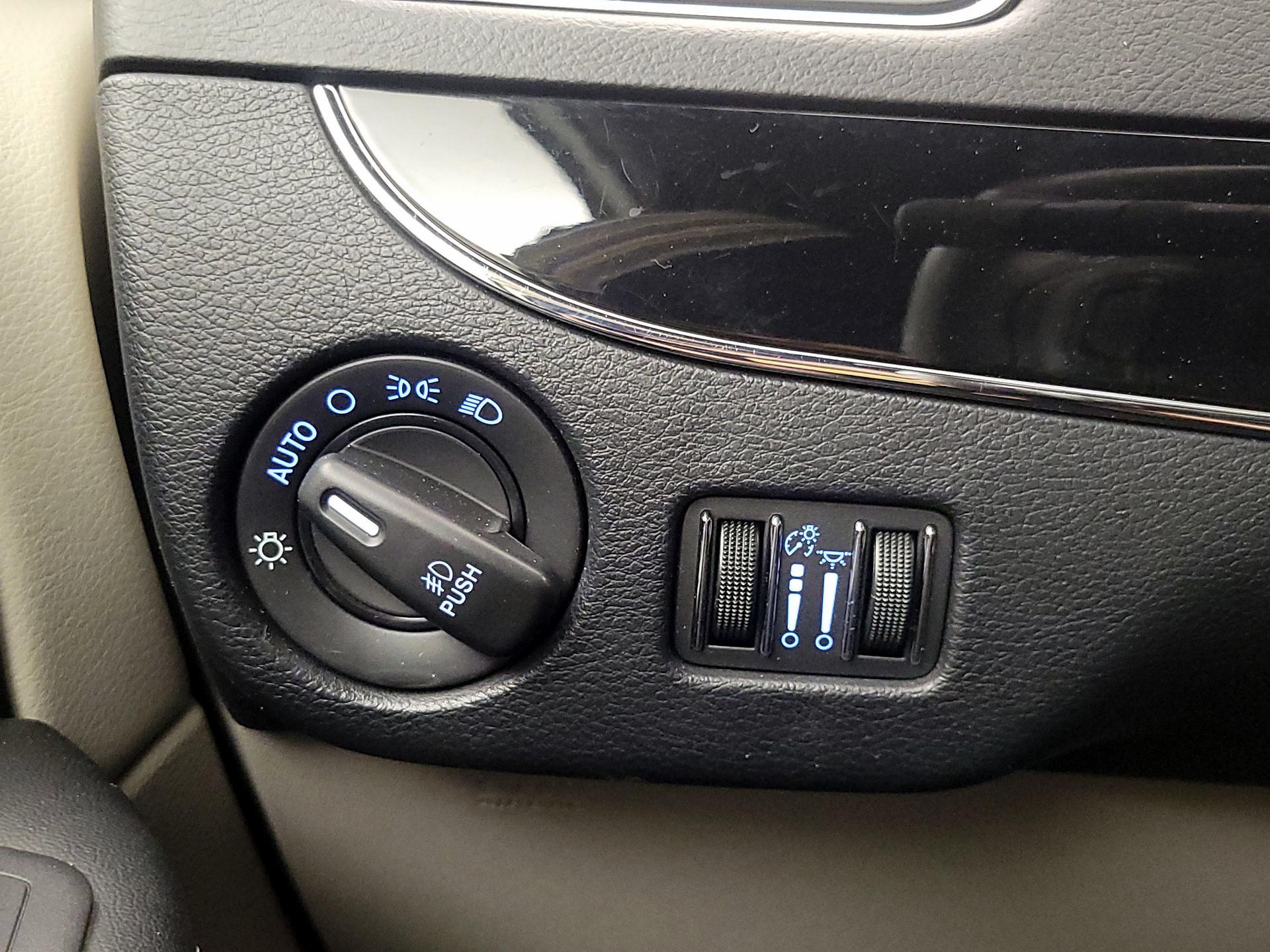 Thumbnail: 2019 Dodge Grand Caravan - 13