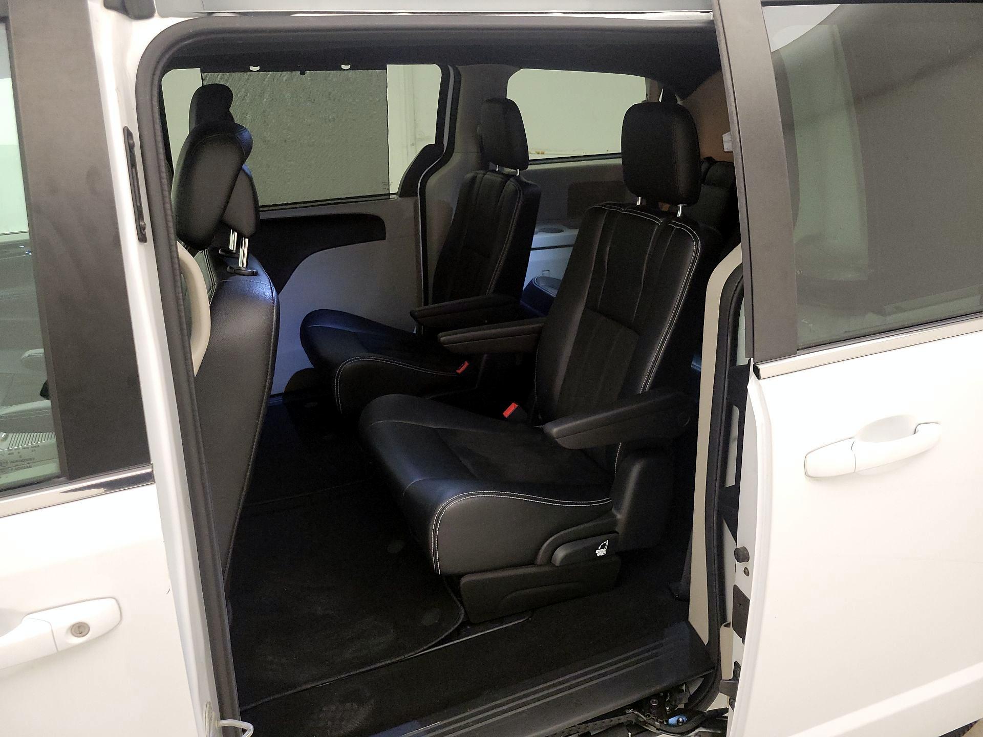 Thumbnail: 2019 Dodge Grand Caravan - 19