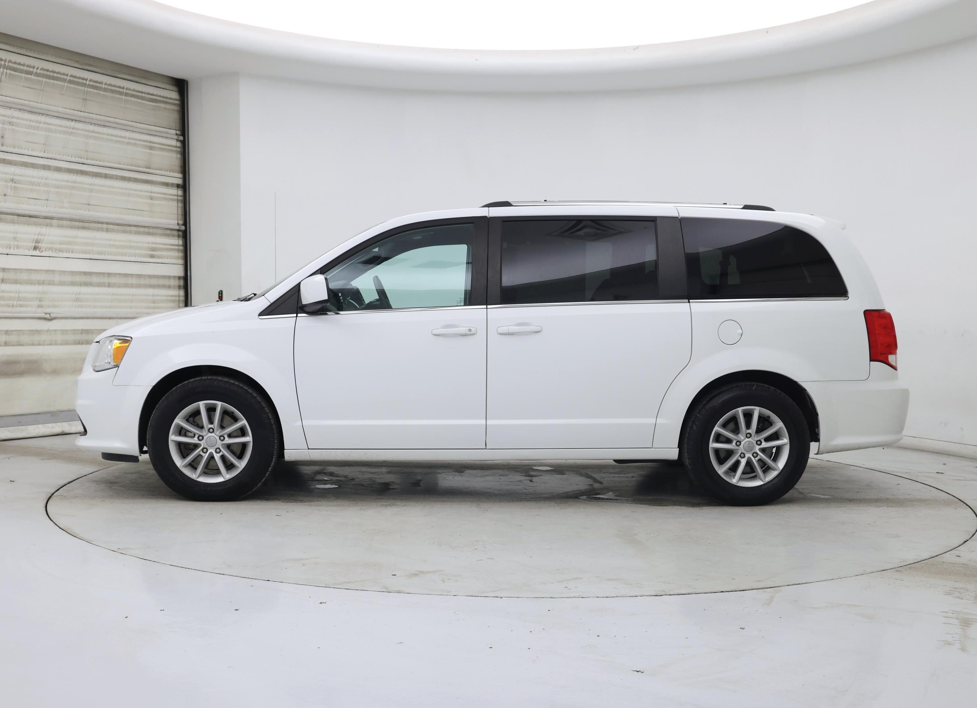 Thumbnail: 2019 Dodge Grand Caravan - 3