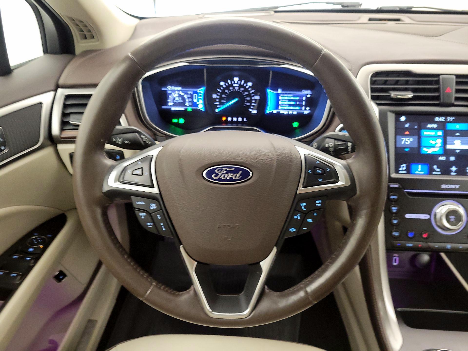 Thumbnail: 2017 Ford Fusion - 10