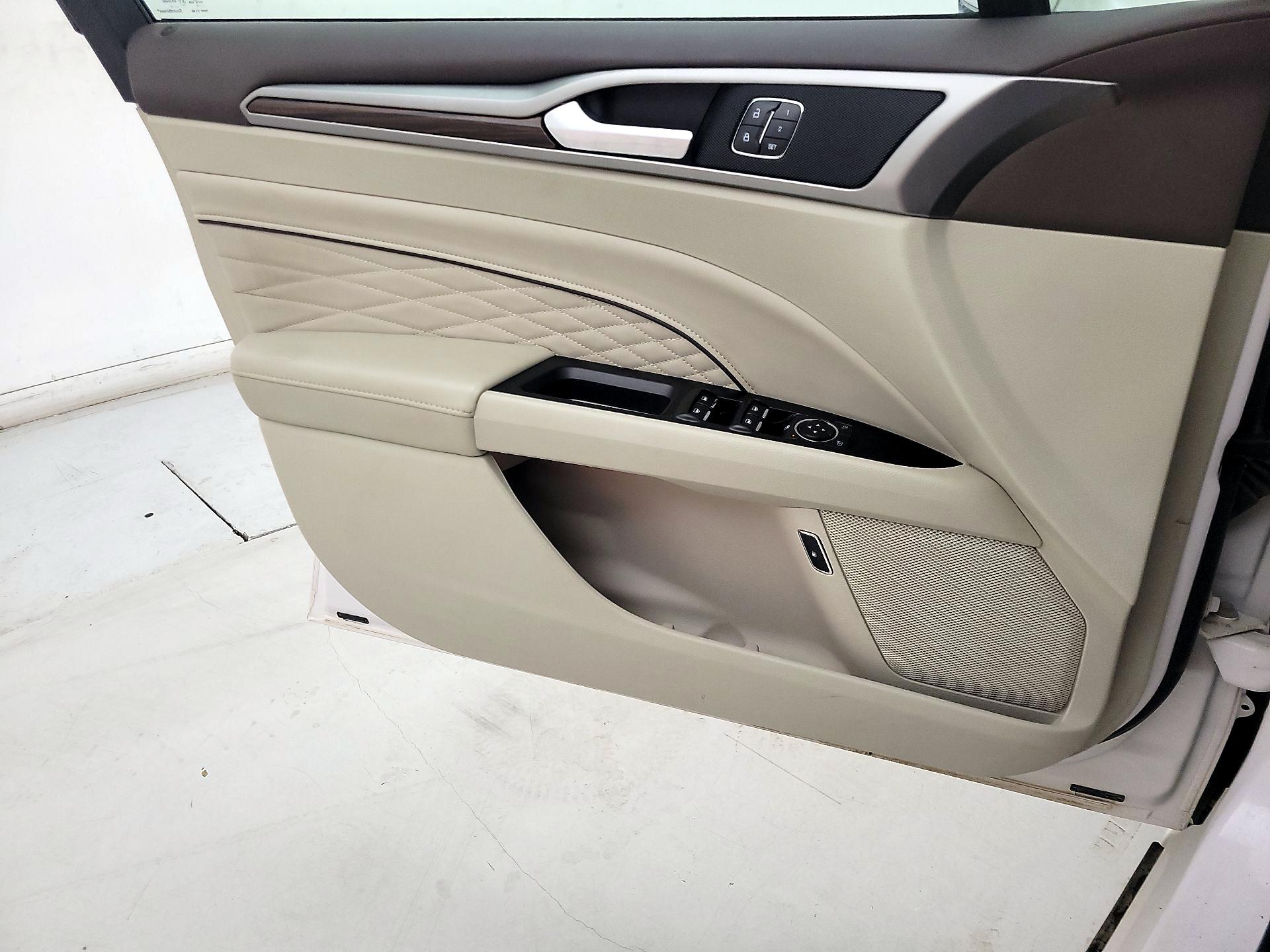 Thumbnail: 2017 Ford Fusion - 12