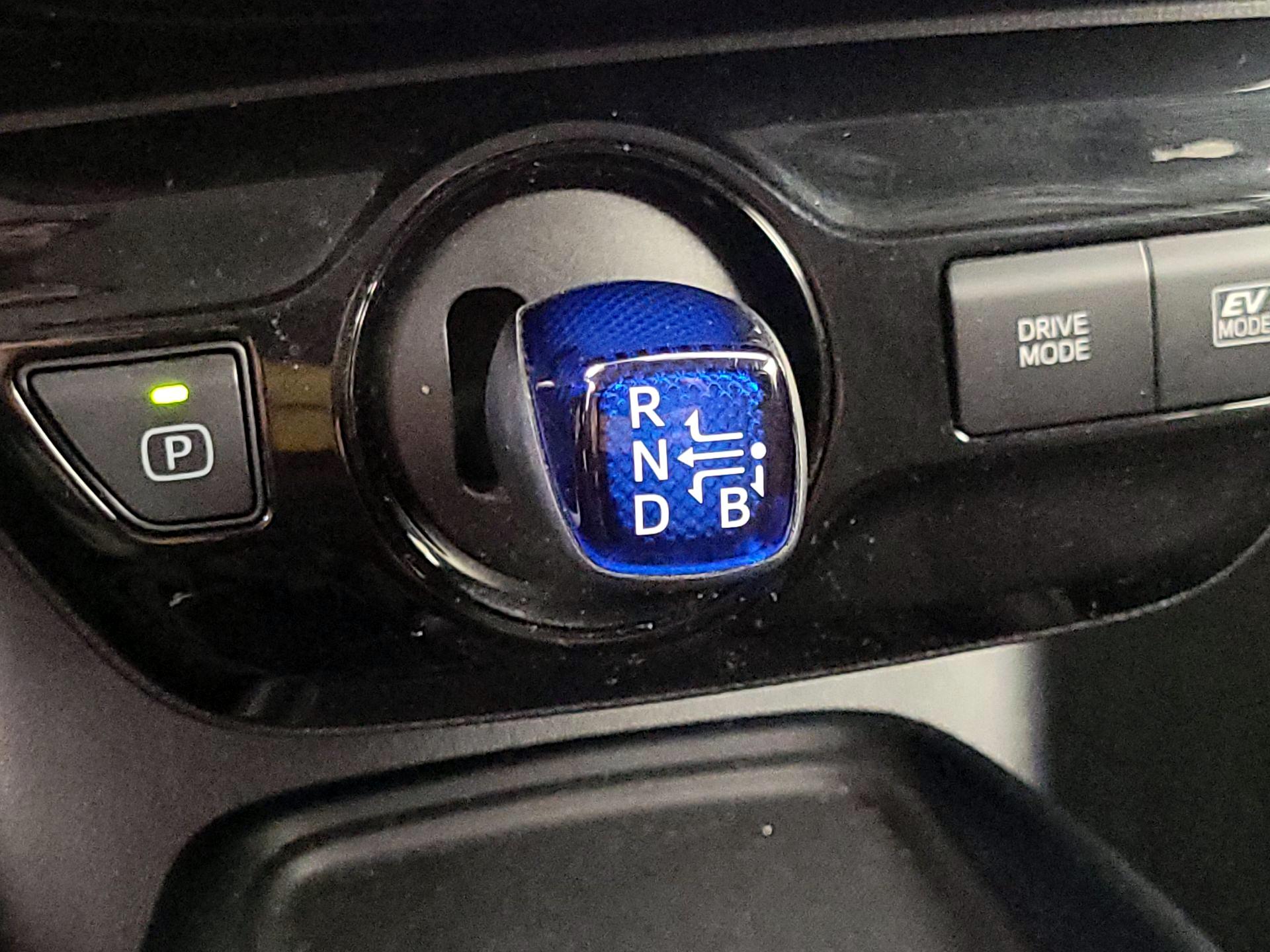 Thumbnail: 2019 Toyota Prius - 17