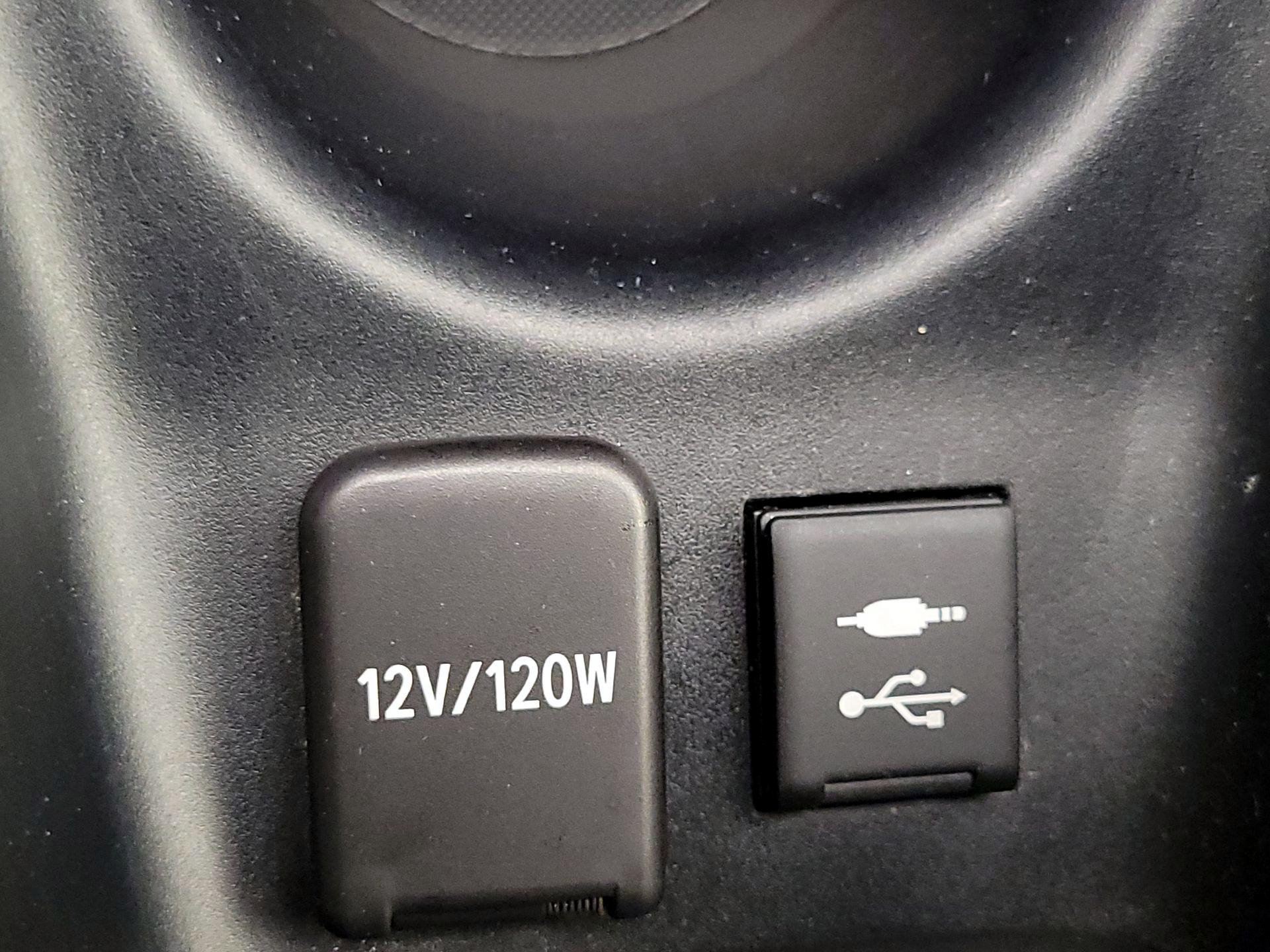 Thumbnail: 2019 Toyota Prius - 18