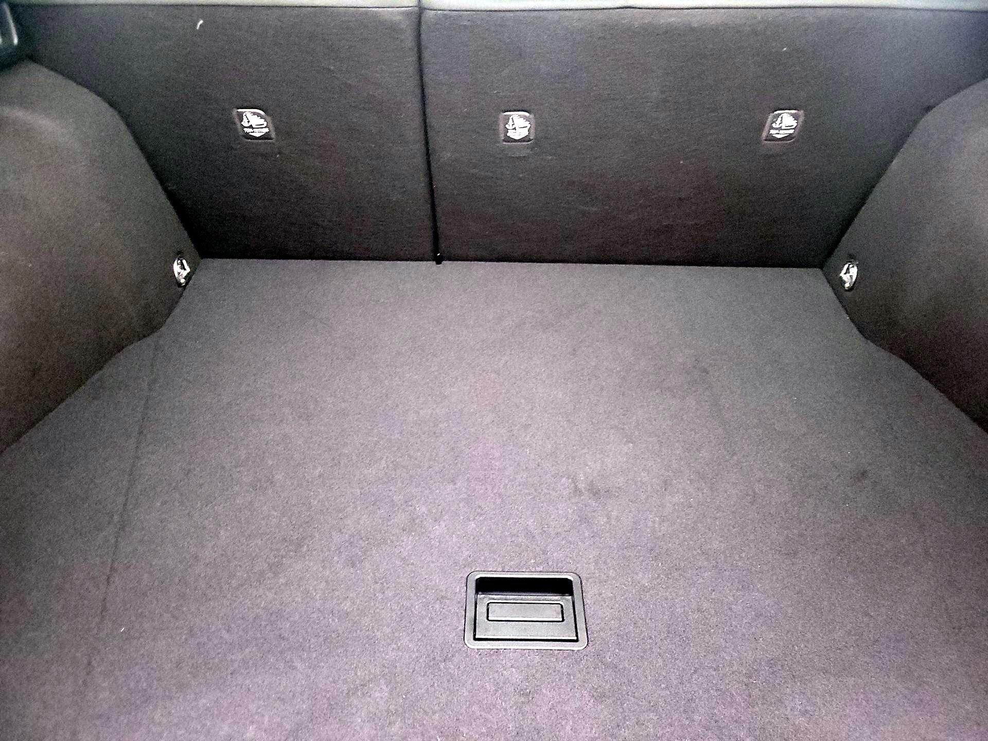 Thumbnail: 2019 Toyota Prius - 20