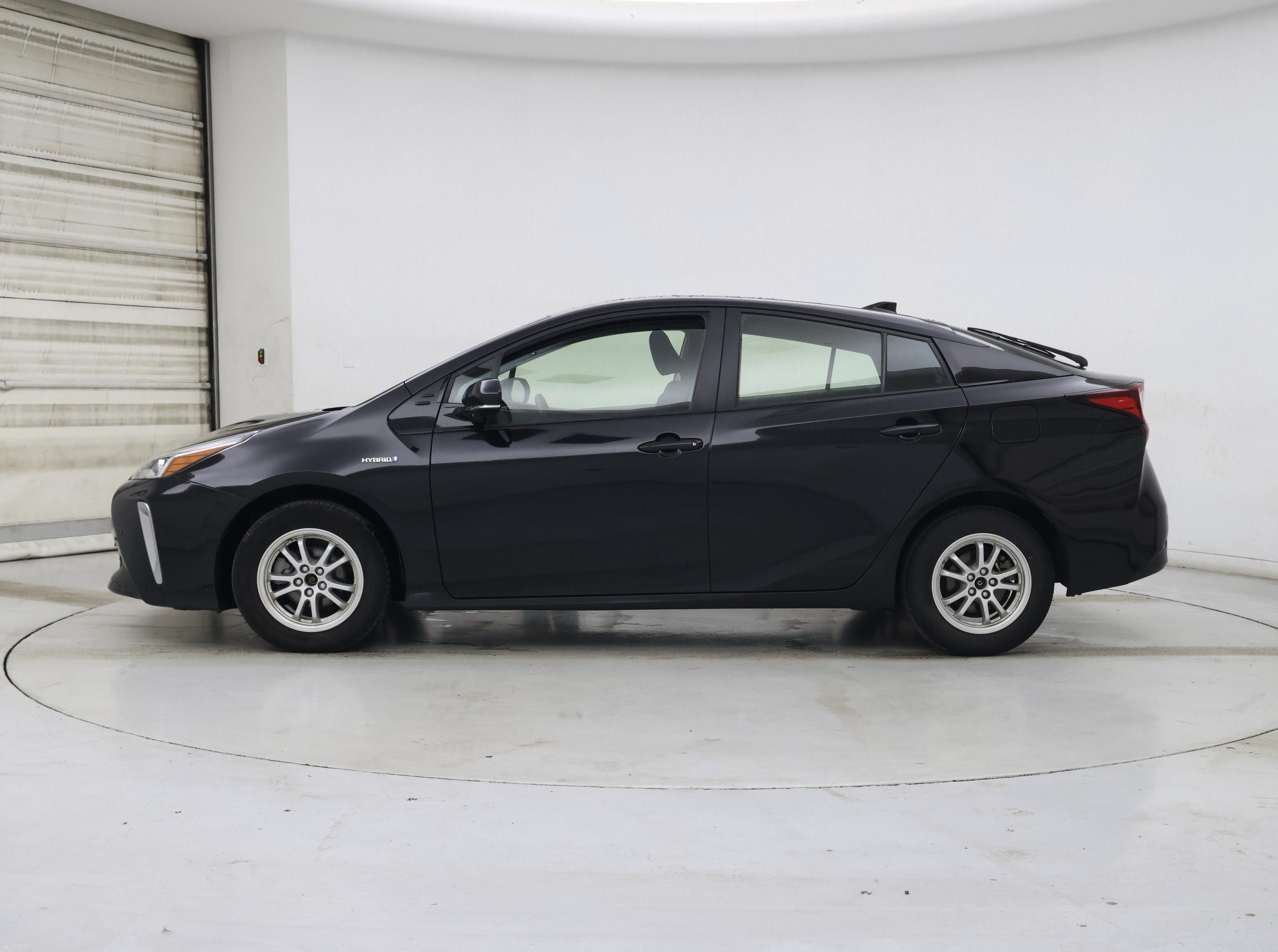 Thumbnail: 2019 Toyota Prius - 3
