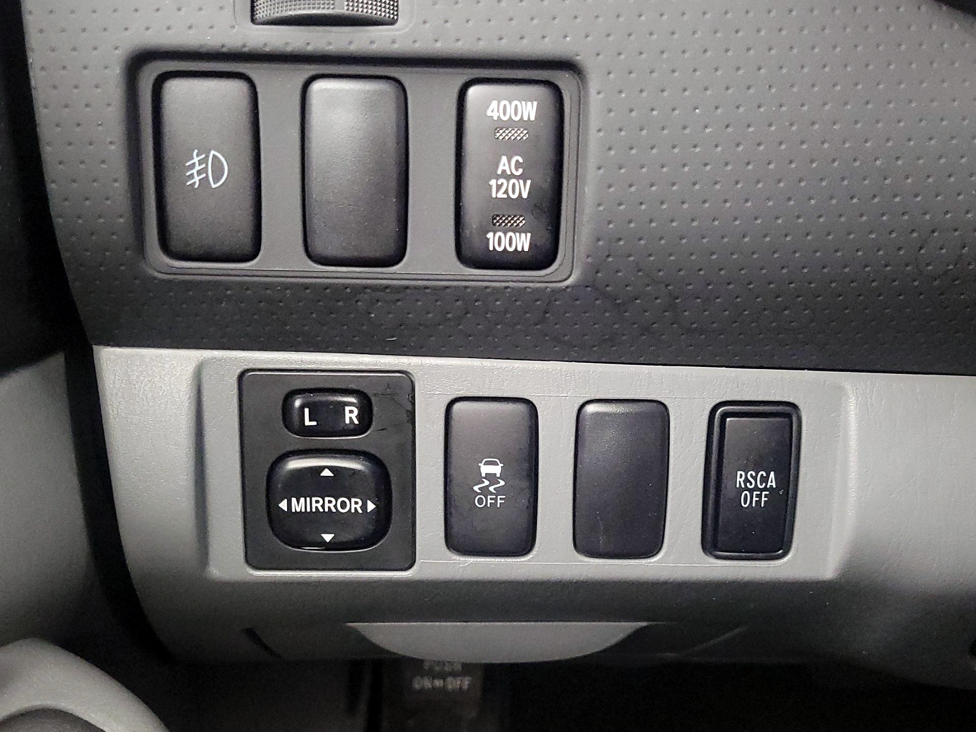 Thumbnail: 2015 Toyota Tacoma - 13