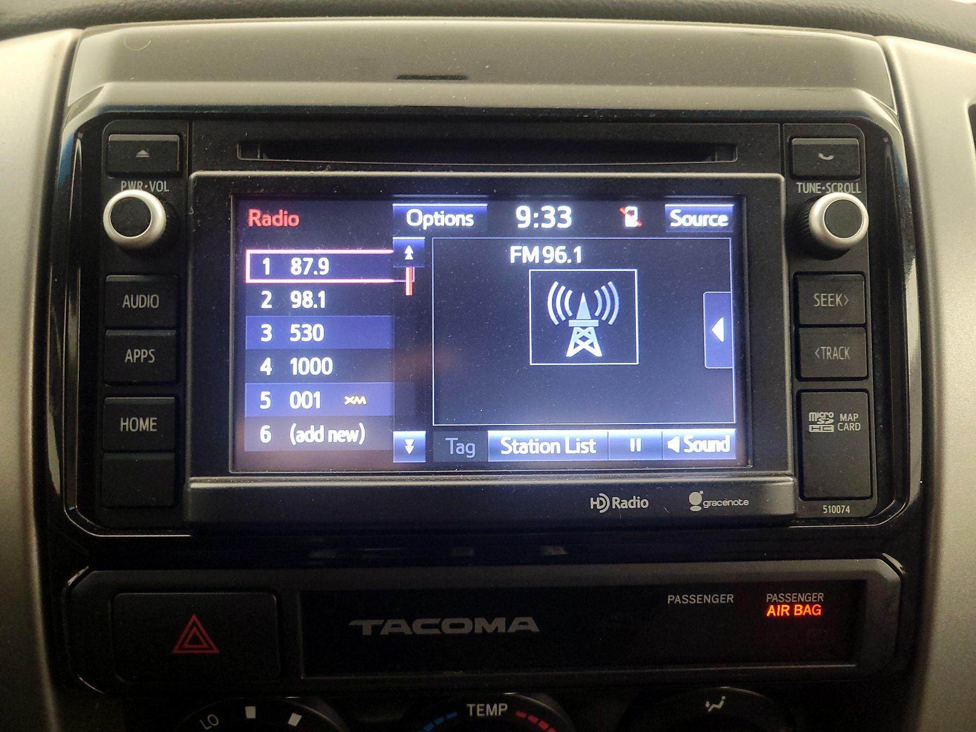 Thumbnail: 2015 Toyota Tacoma - 15