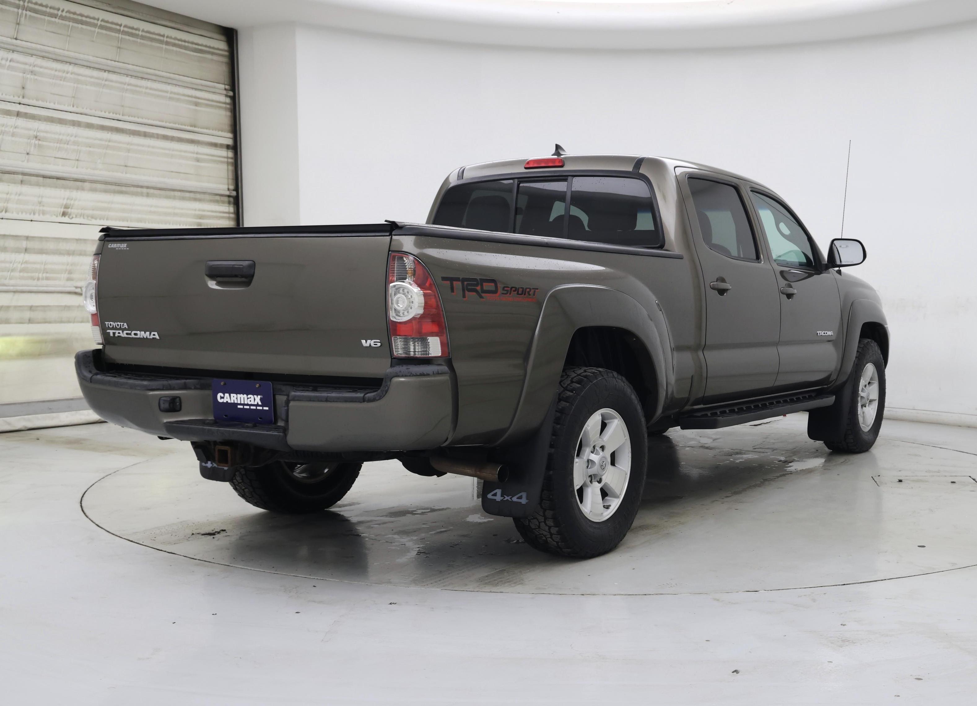 Thumbnail: 2015 Toyota Tacoma - 8