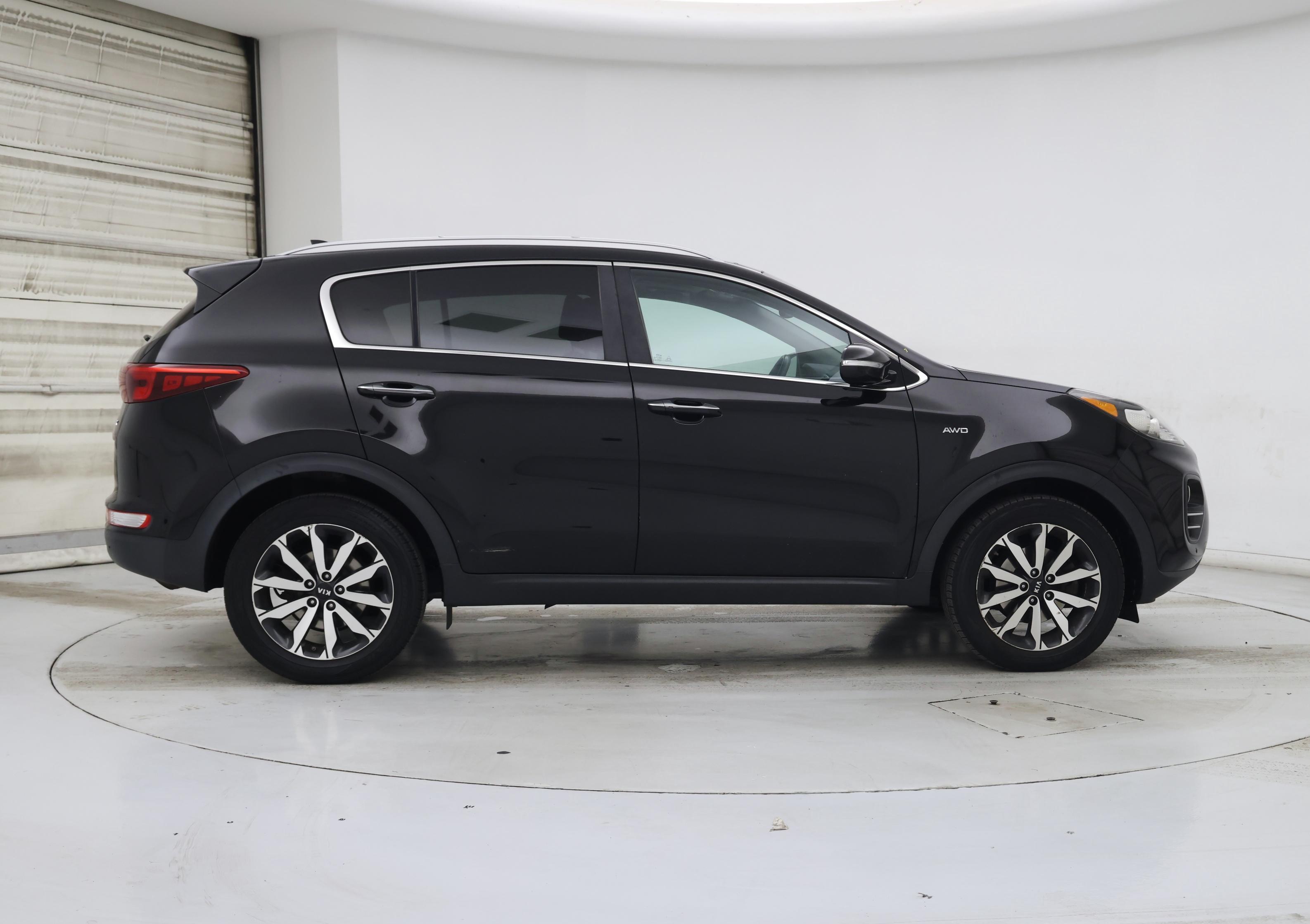 Thumbnail: 2017 Kia Sportage - 7