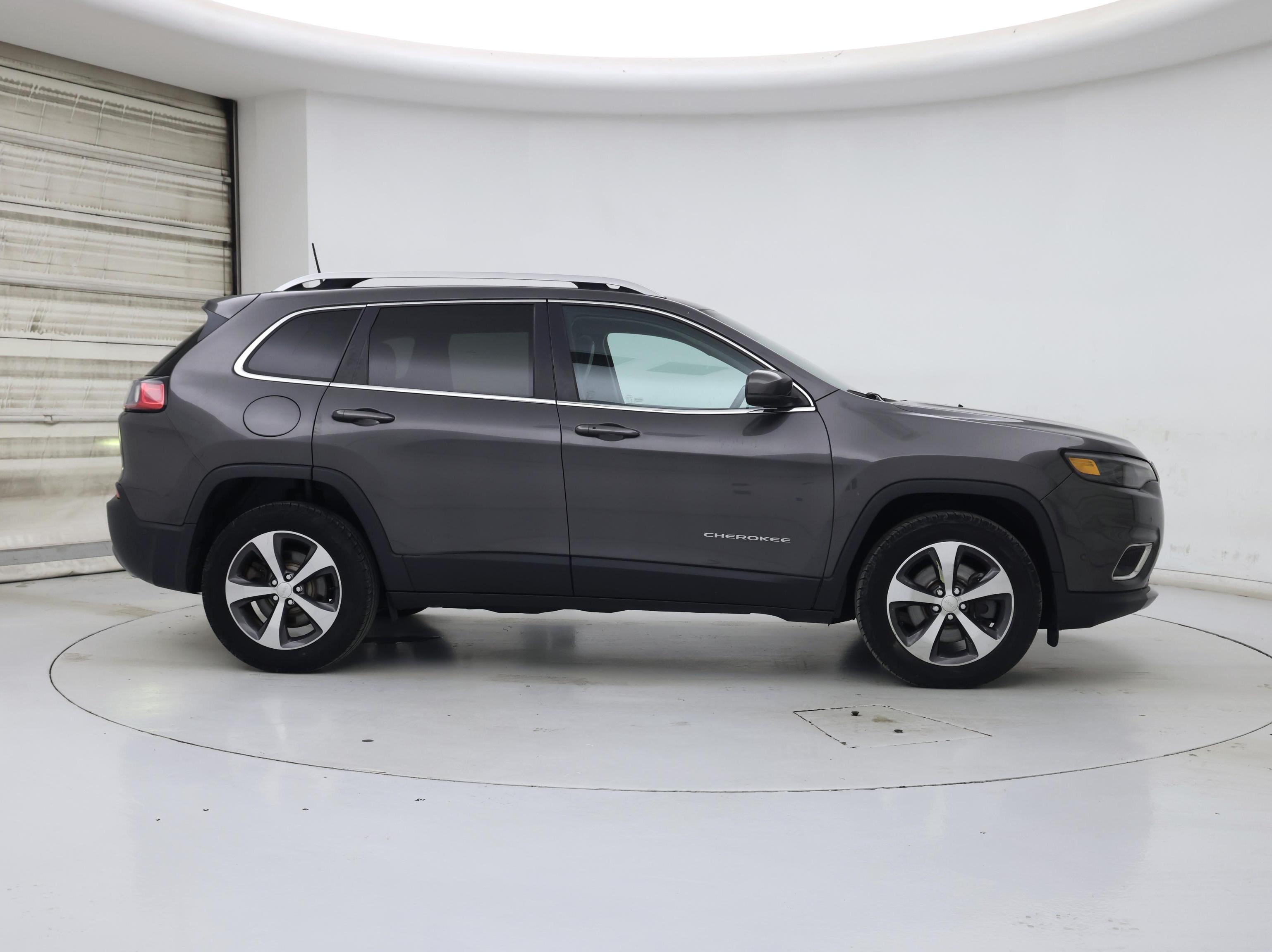 Thumbnail: 2019 Jeep Cherokee - 7