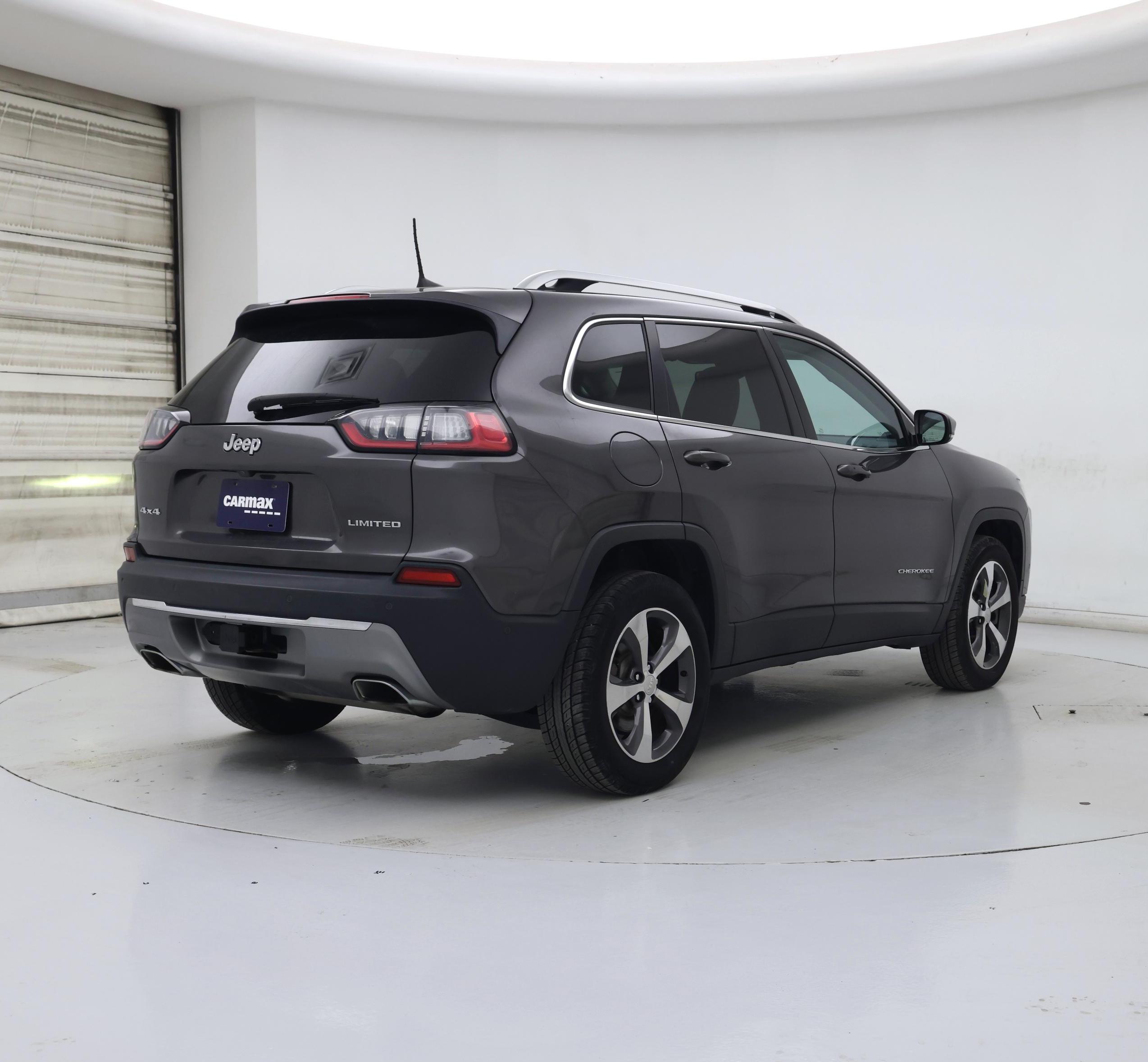 Thumbnail: 2019 Jeep Cherokee - 8