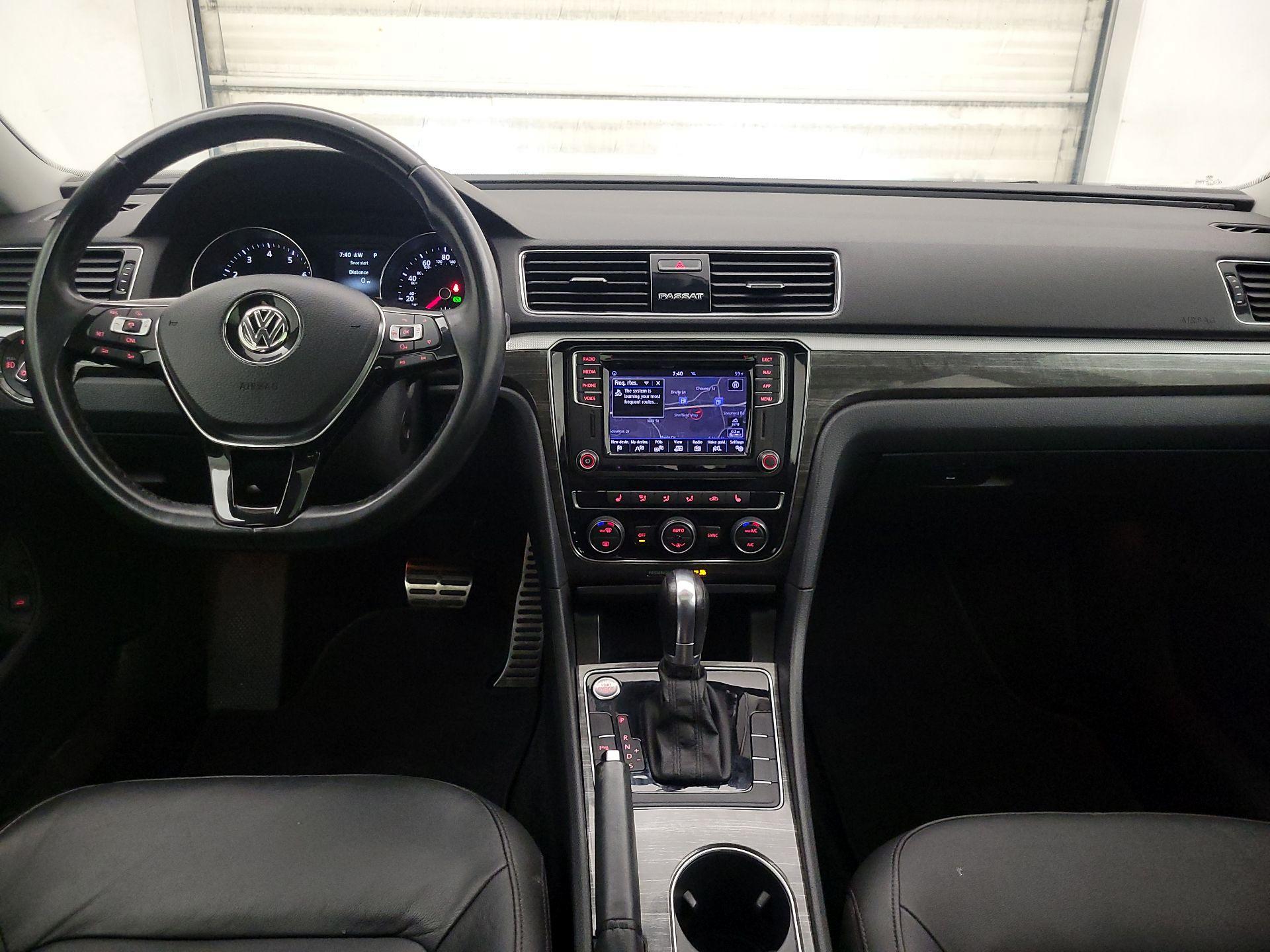 Thumbnail: 2018 Volkswagen Passat - 9