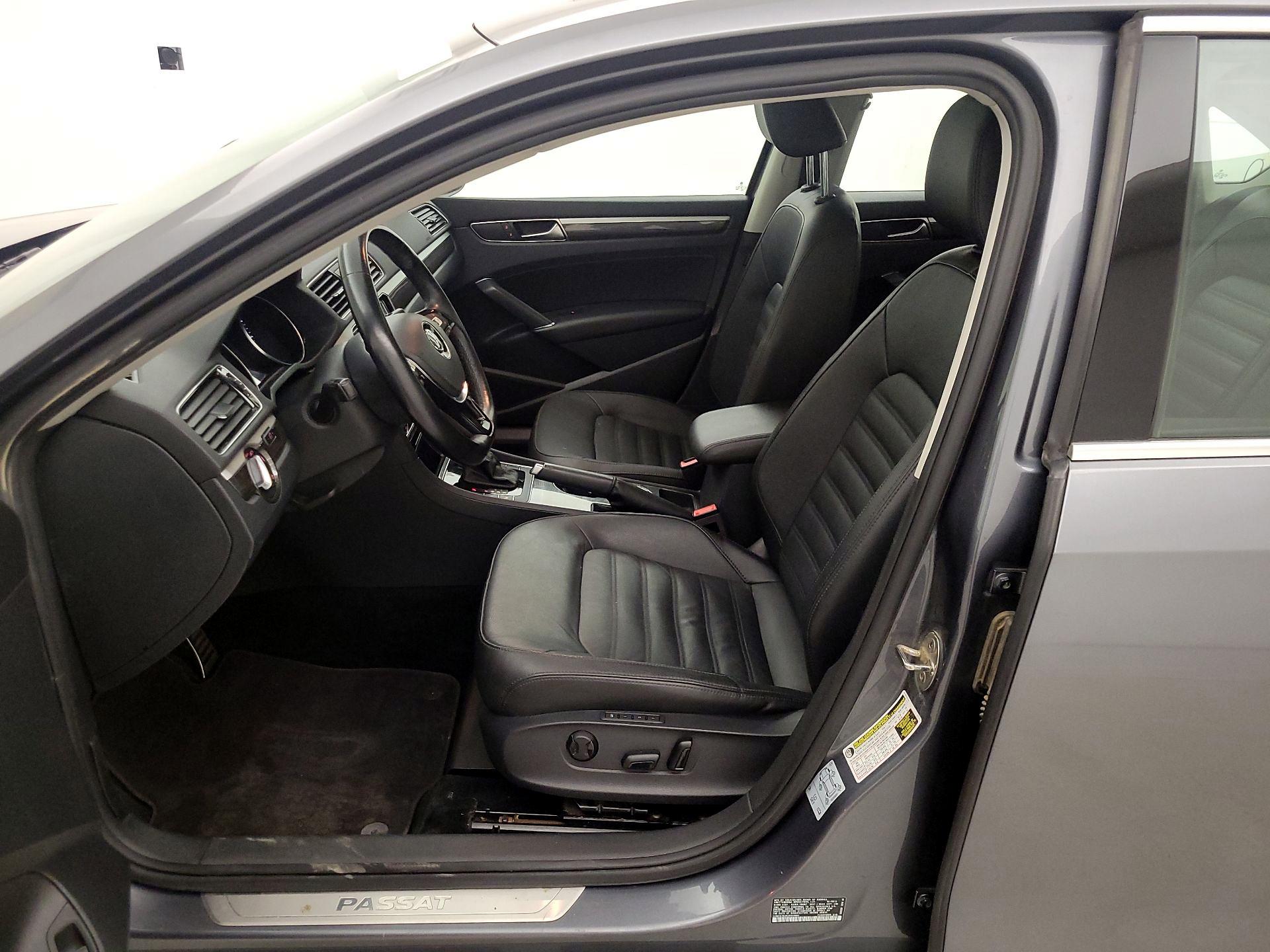 Thumbnail: 2018 Volkswagen Passat - 11