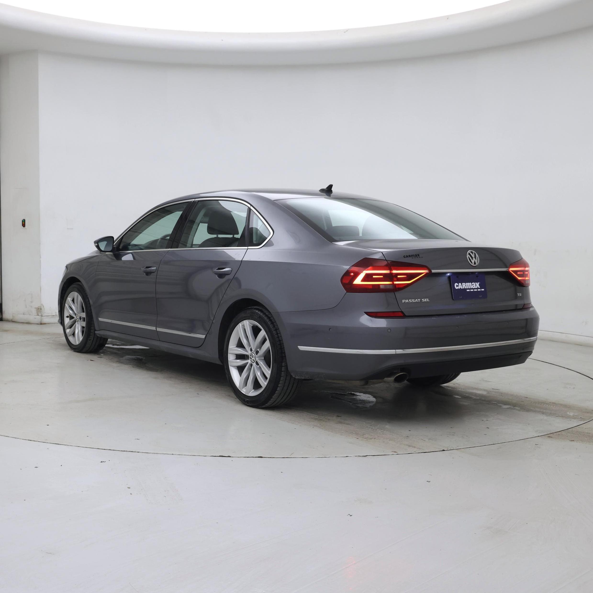 Thumbnail: 2018 Volkswagen Passat - 2