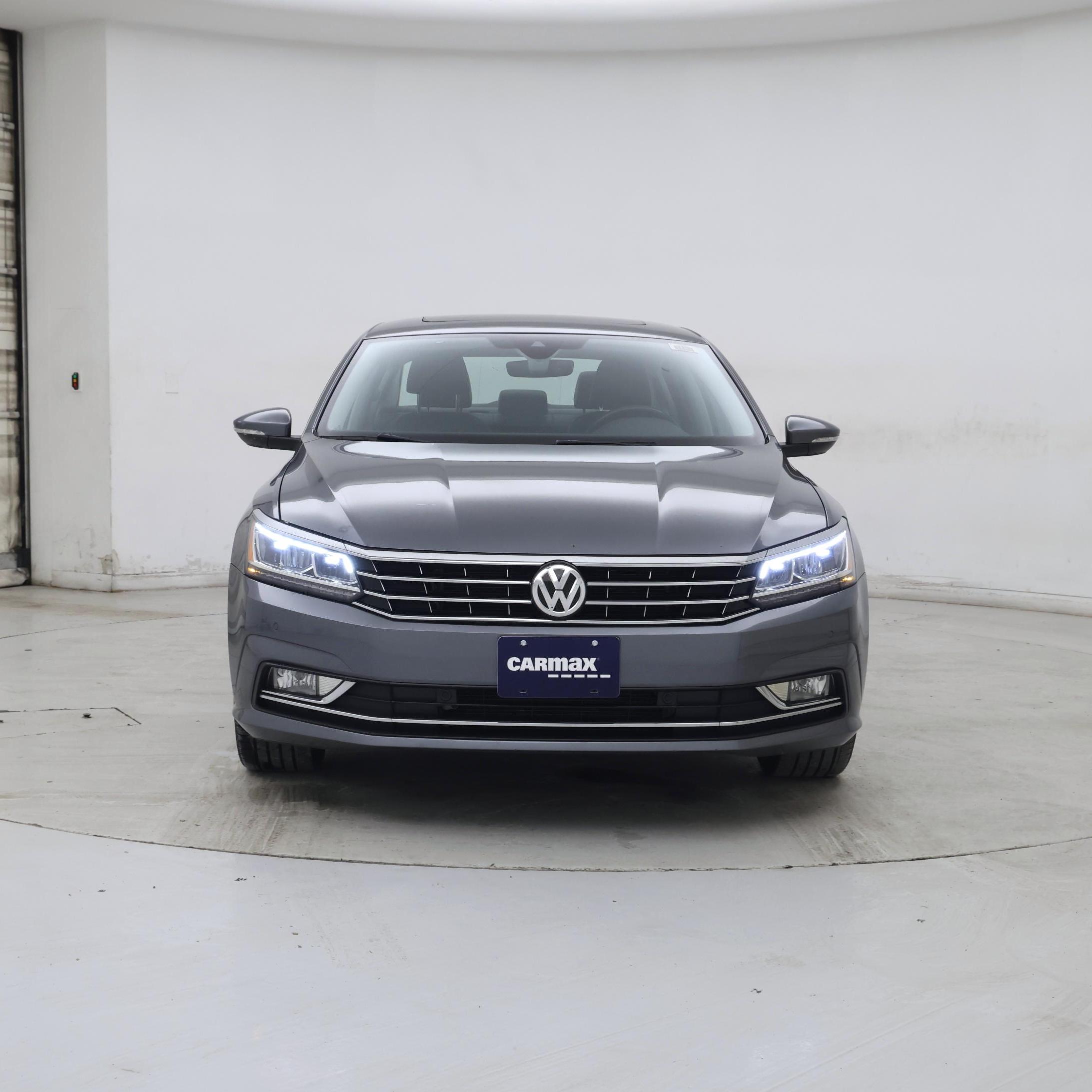 Thumbnail: 2018 Volkswagen Passat - 5