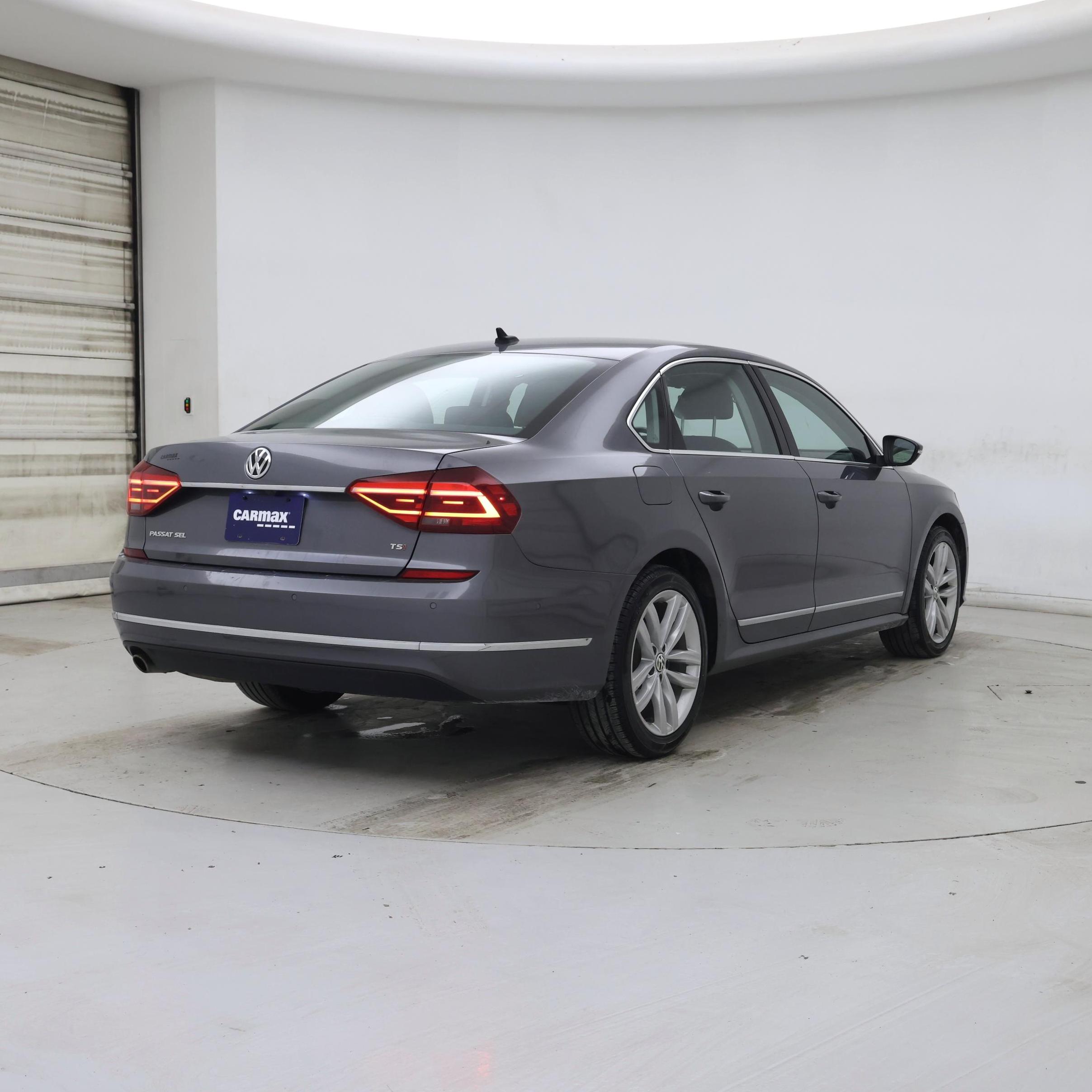 Thumbnail: 2018 Volkswagen Passat - 8