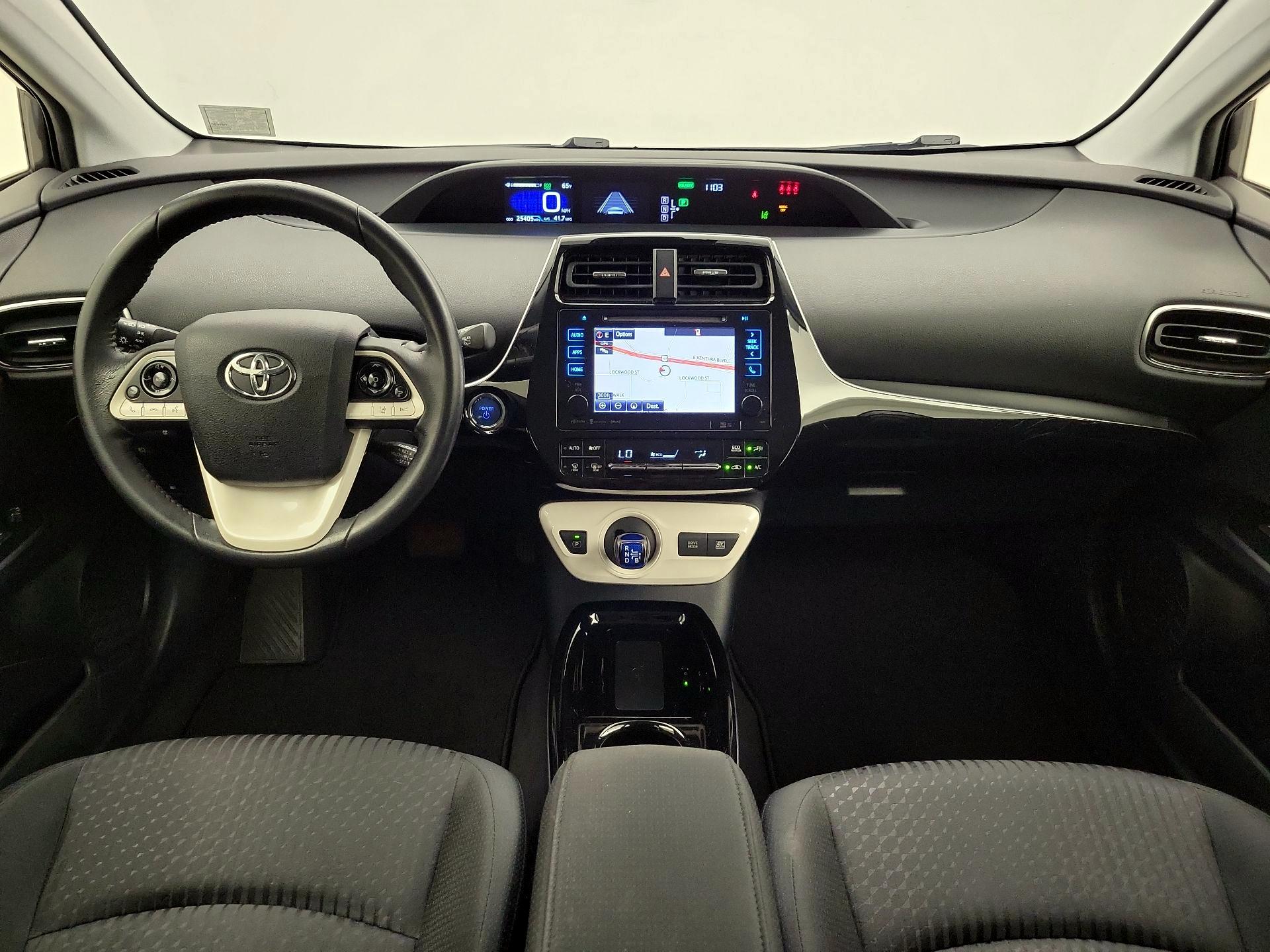 Thumbnail: 2017 Toyota Prius - 9