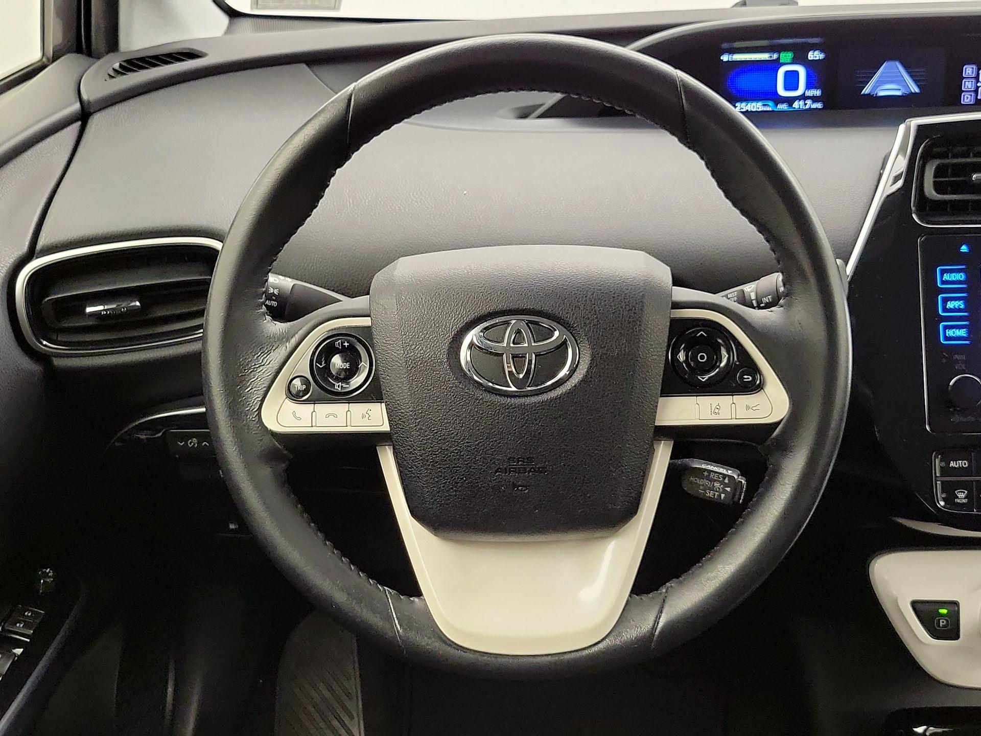 Thumbnail: 2017 Toyota Prius - 10