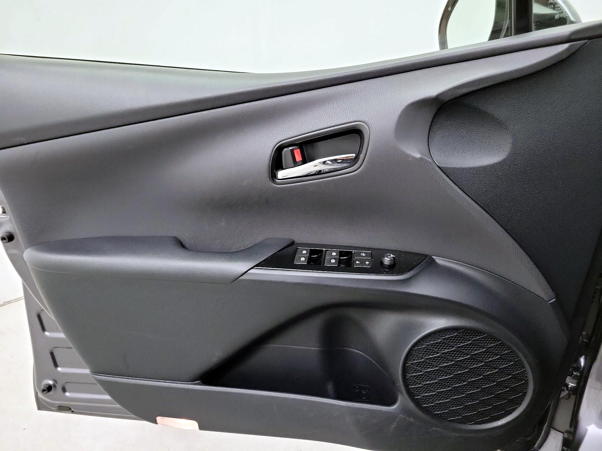 Thumbnail: 2017 Toyota Prius - 12