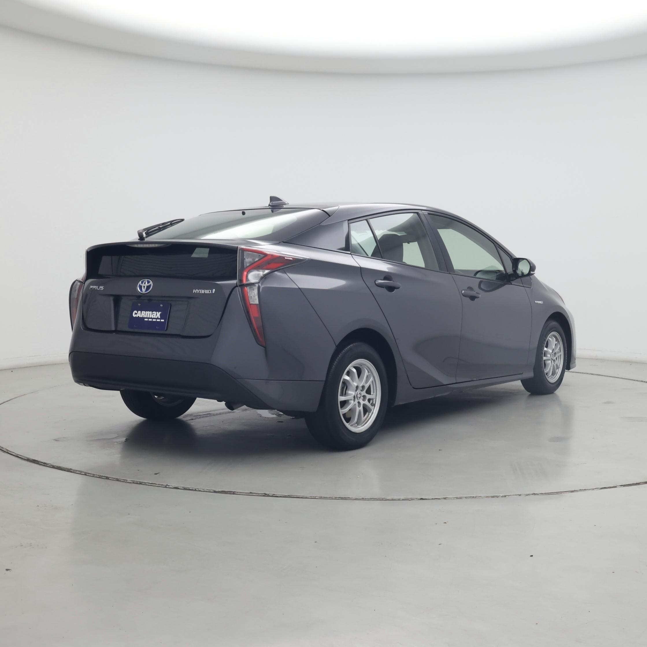 Thumbnail: 2017 Toyota Prius - 8