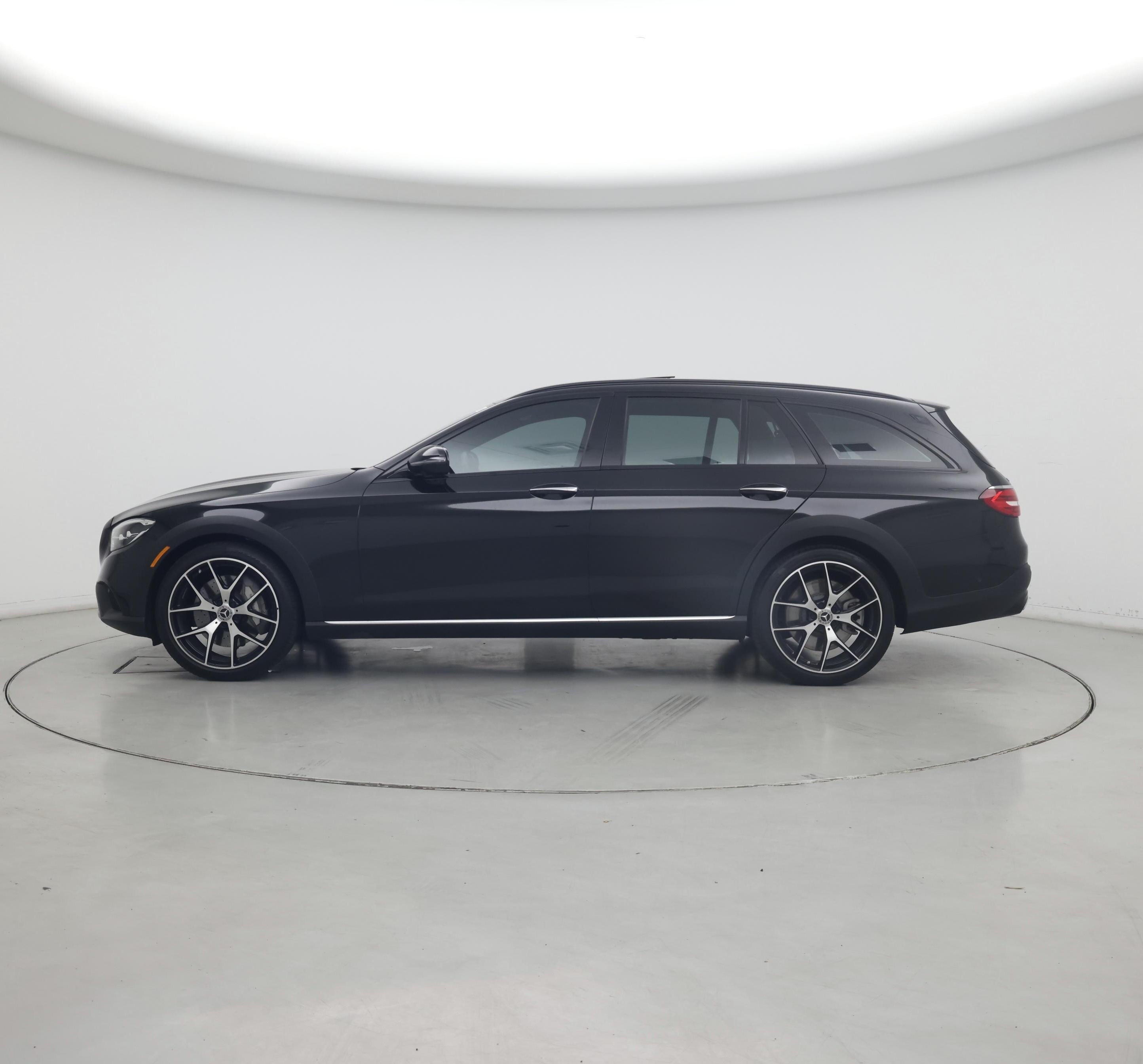 Thumbnail: 2023 Mercedes-Benz E-Class - 3