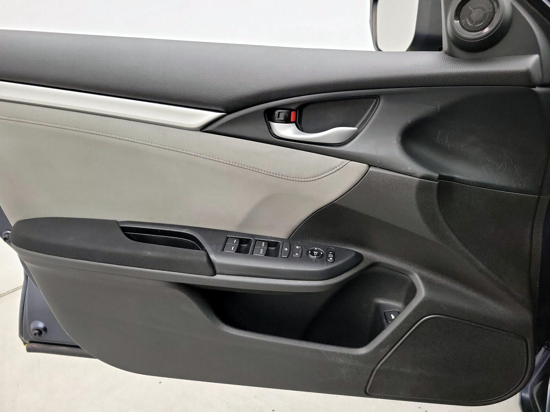 Thumbnail: 2017 Honda Civic - 12