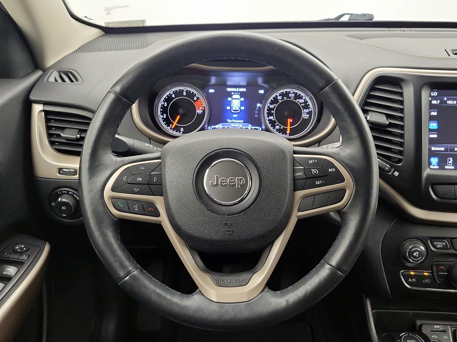 Thumbnail: 2017 Jeep Cherokee - 10
