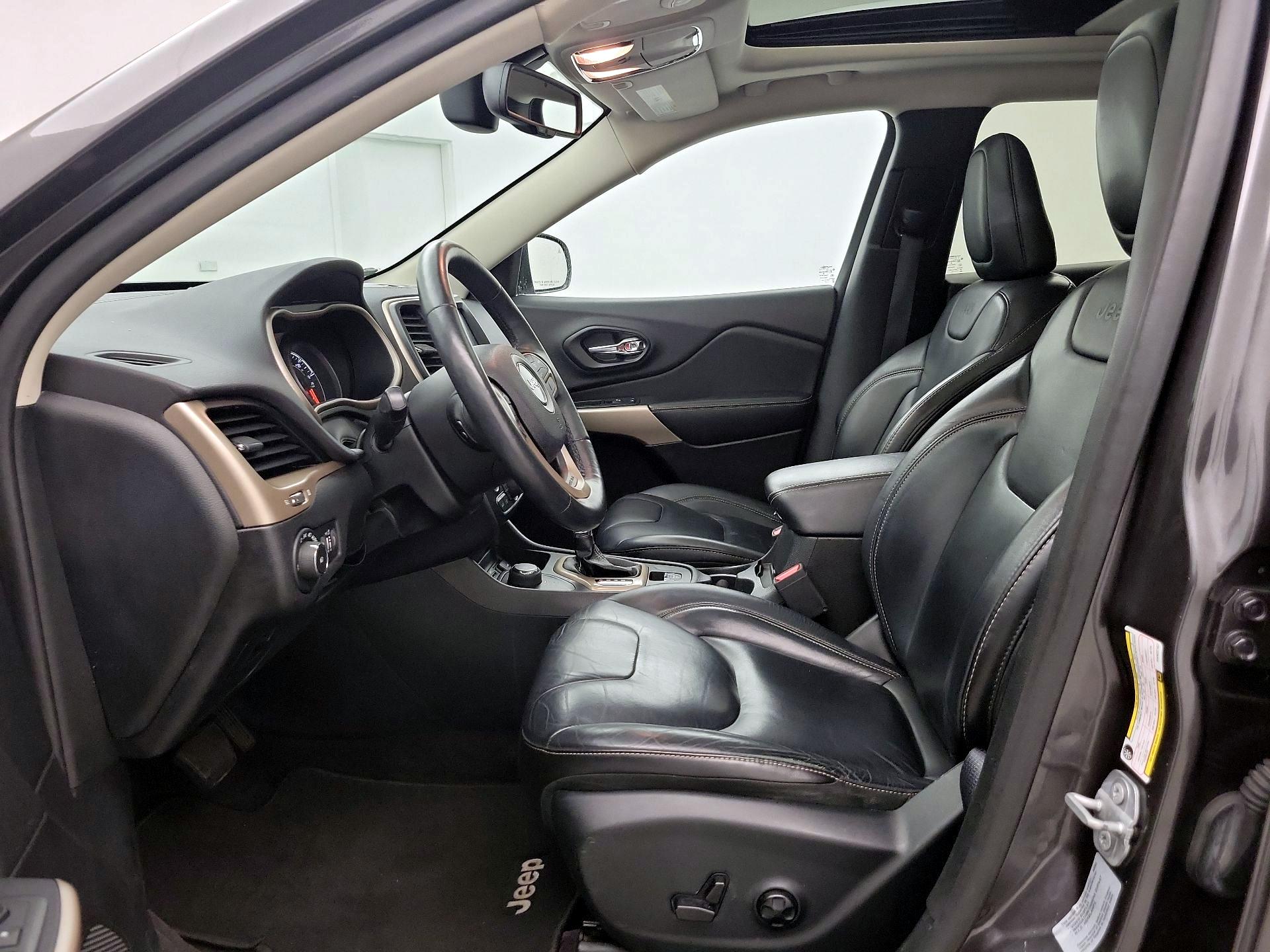 Thumbnail: 2017 Jeep Cherokee - 11