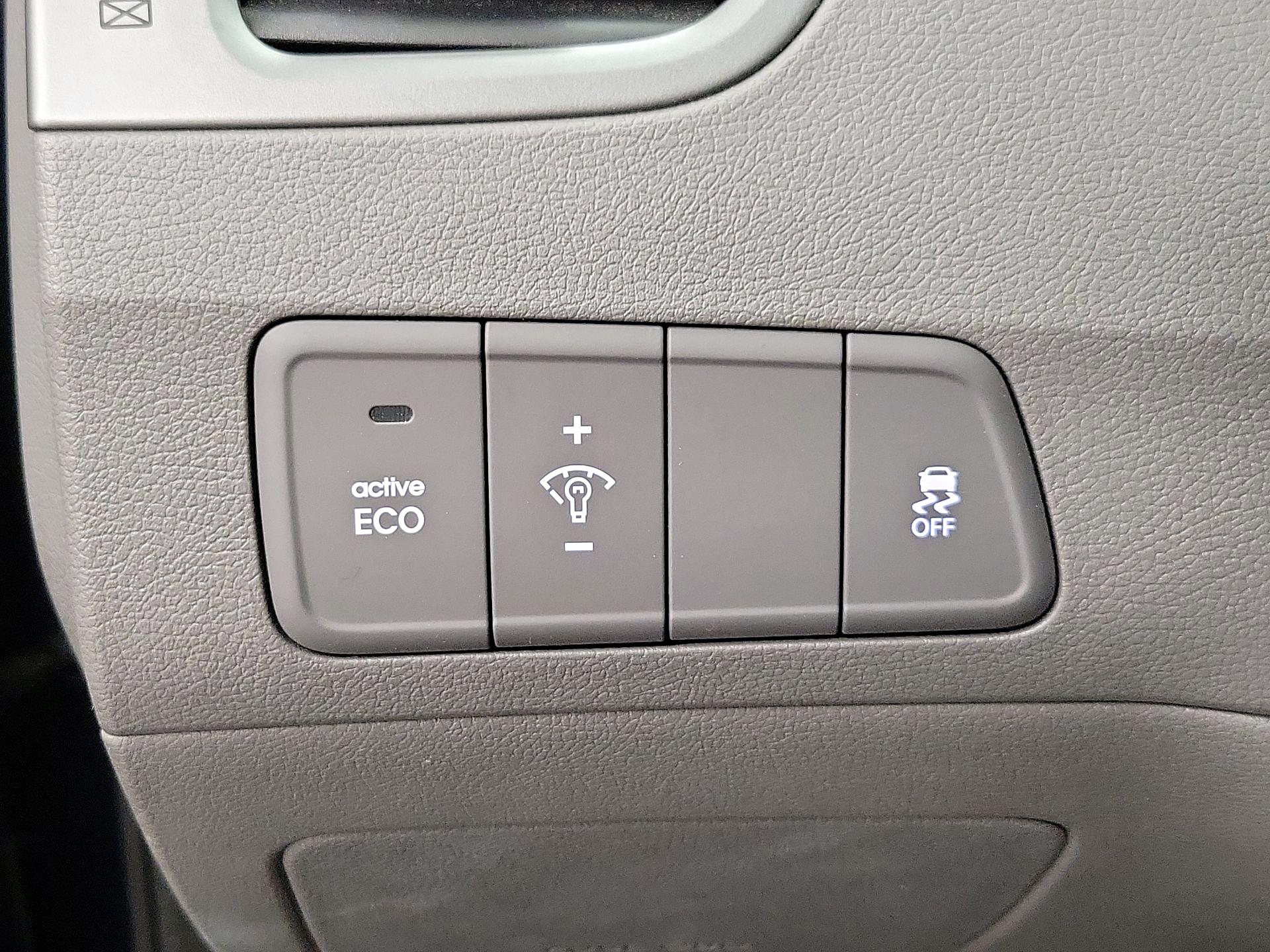 Thumbnail: 2014 Hyundai Elantra - 13