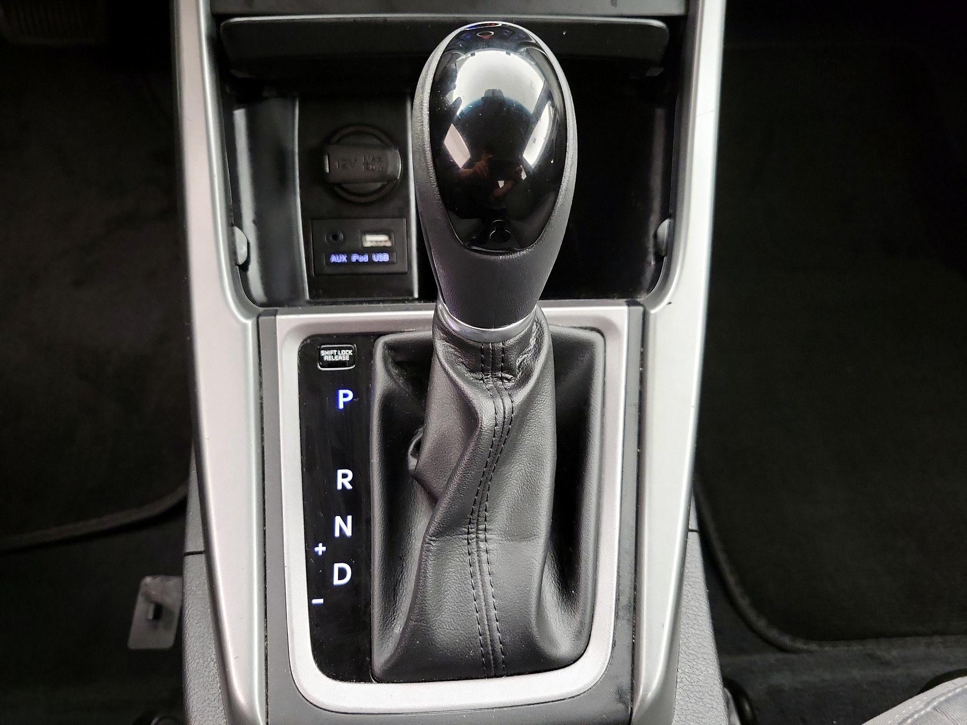 Thumbnail: 2014 Hyundai Elantra - 17