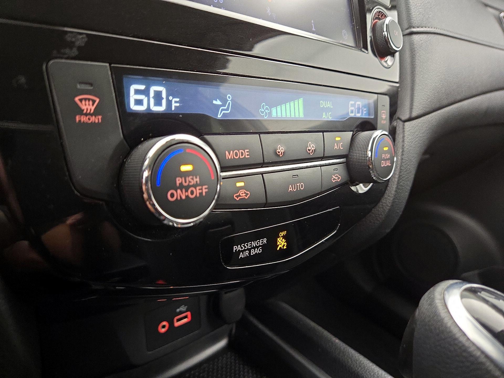 Thumbnail: 2019 Nissan Rogue - 16