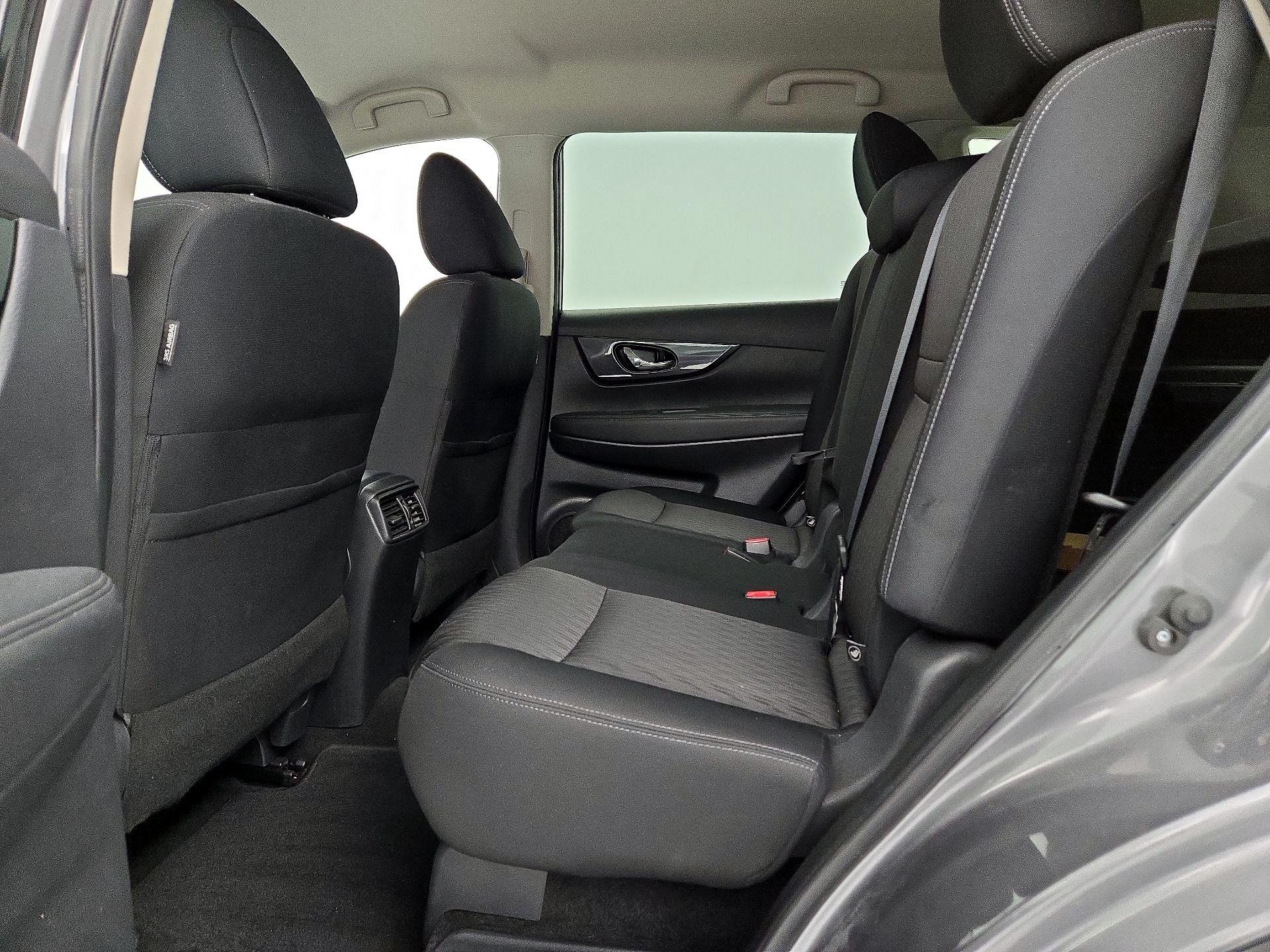 Thumbnail: 2019 Nissan Rogue - 19