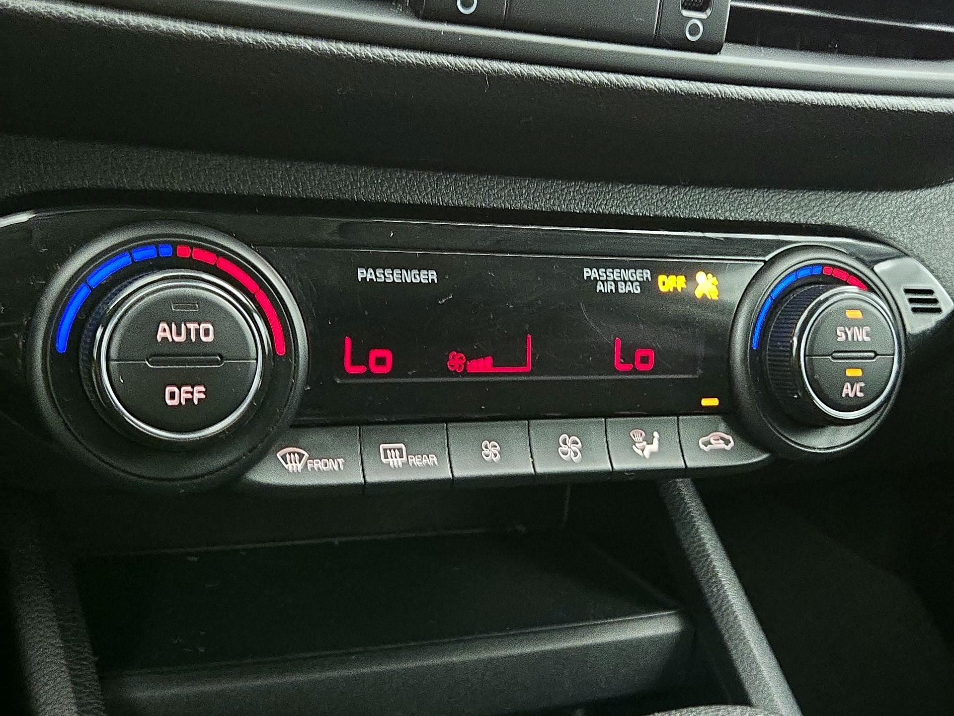 Thumbnail: 2019 Kia Forte - 16