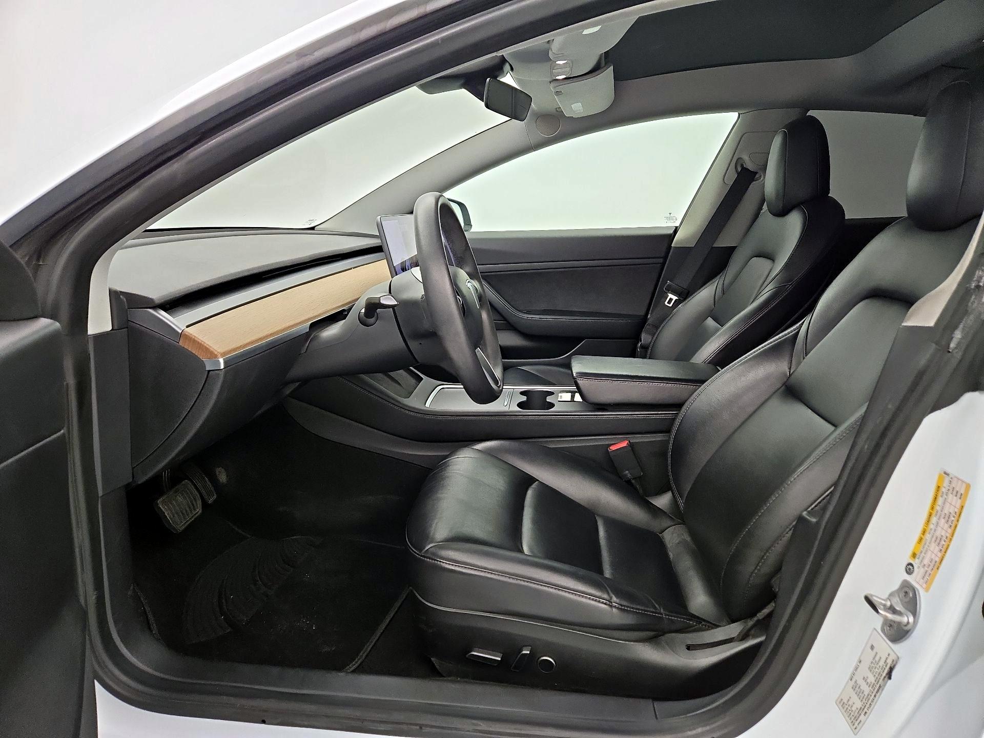 Thumbnail: 2021 Tesla Model 3 - 11