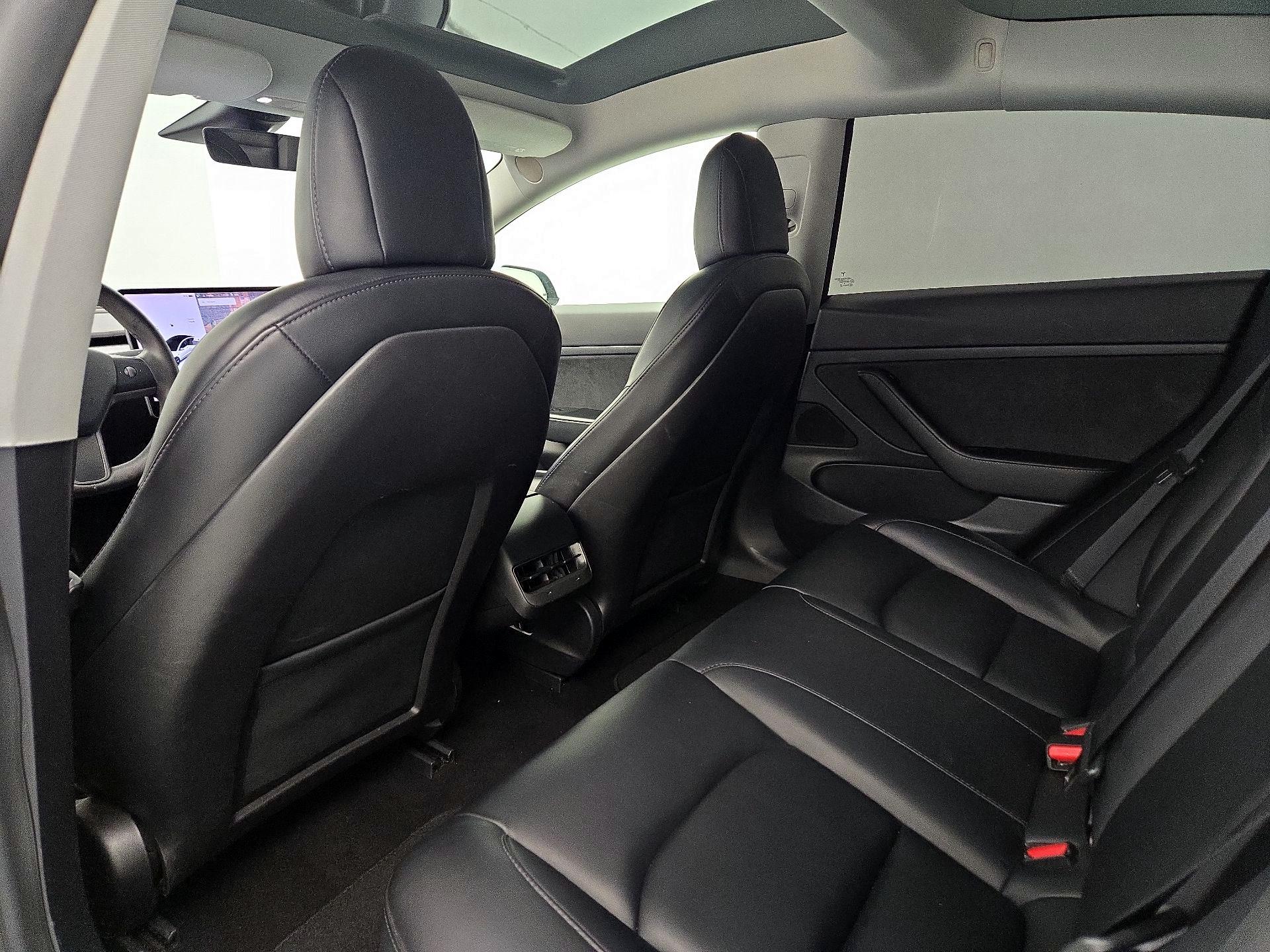 Thumbnail: 2021 Tesla Model 3 - 19
