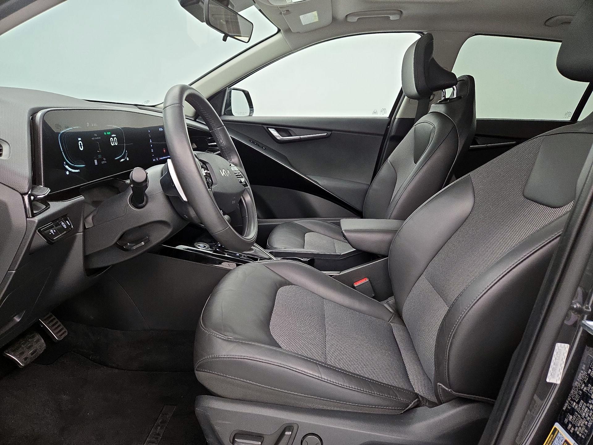 Thumbnail: 2023 Kia Niro - 11