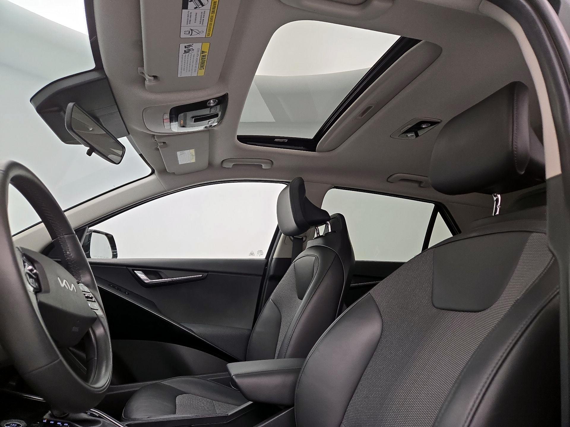 Thumbnail: 2023 Kia Niro - 20