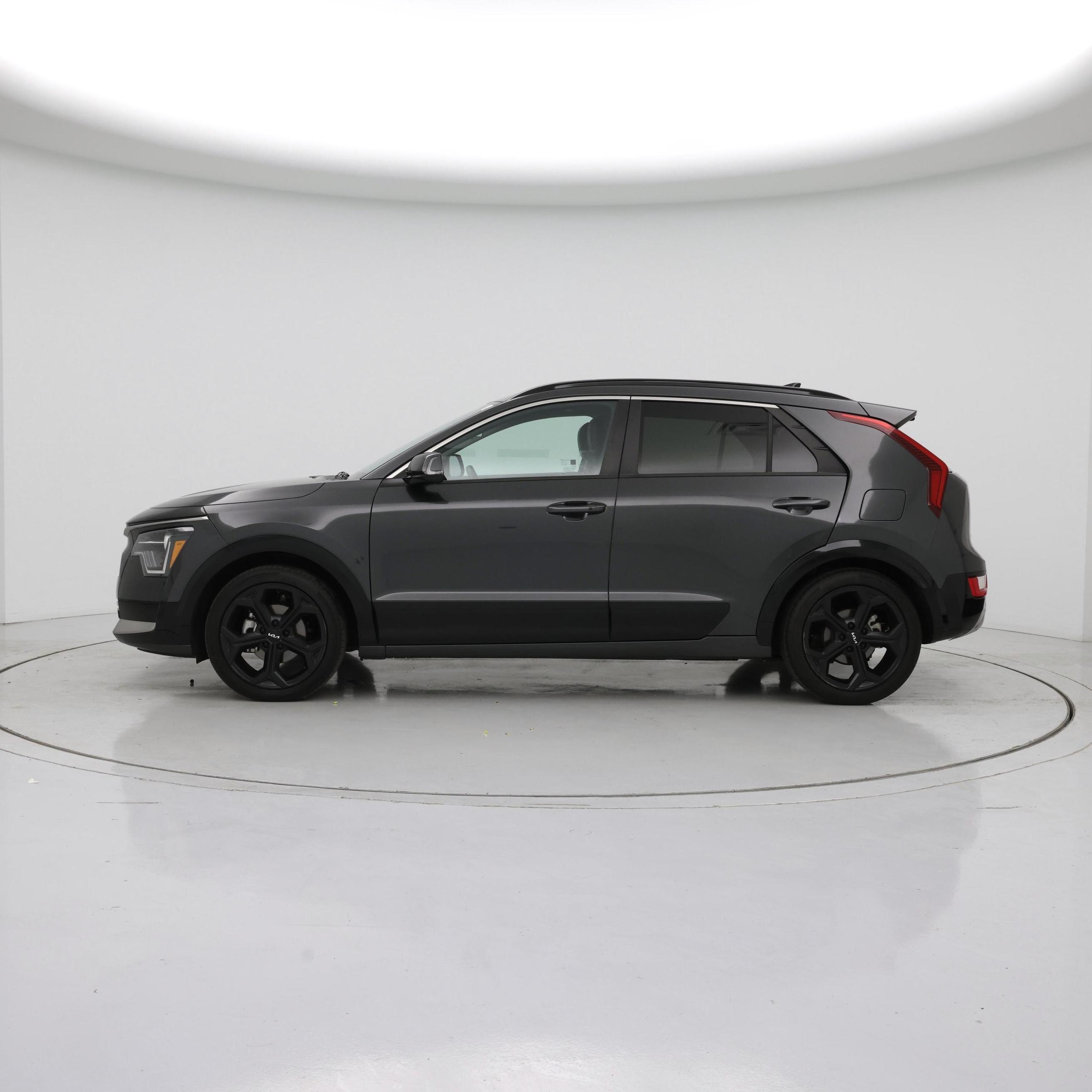 Thumbnail: 2023 Kia Niro - 3