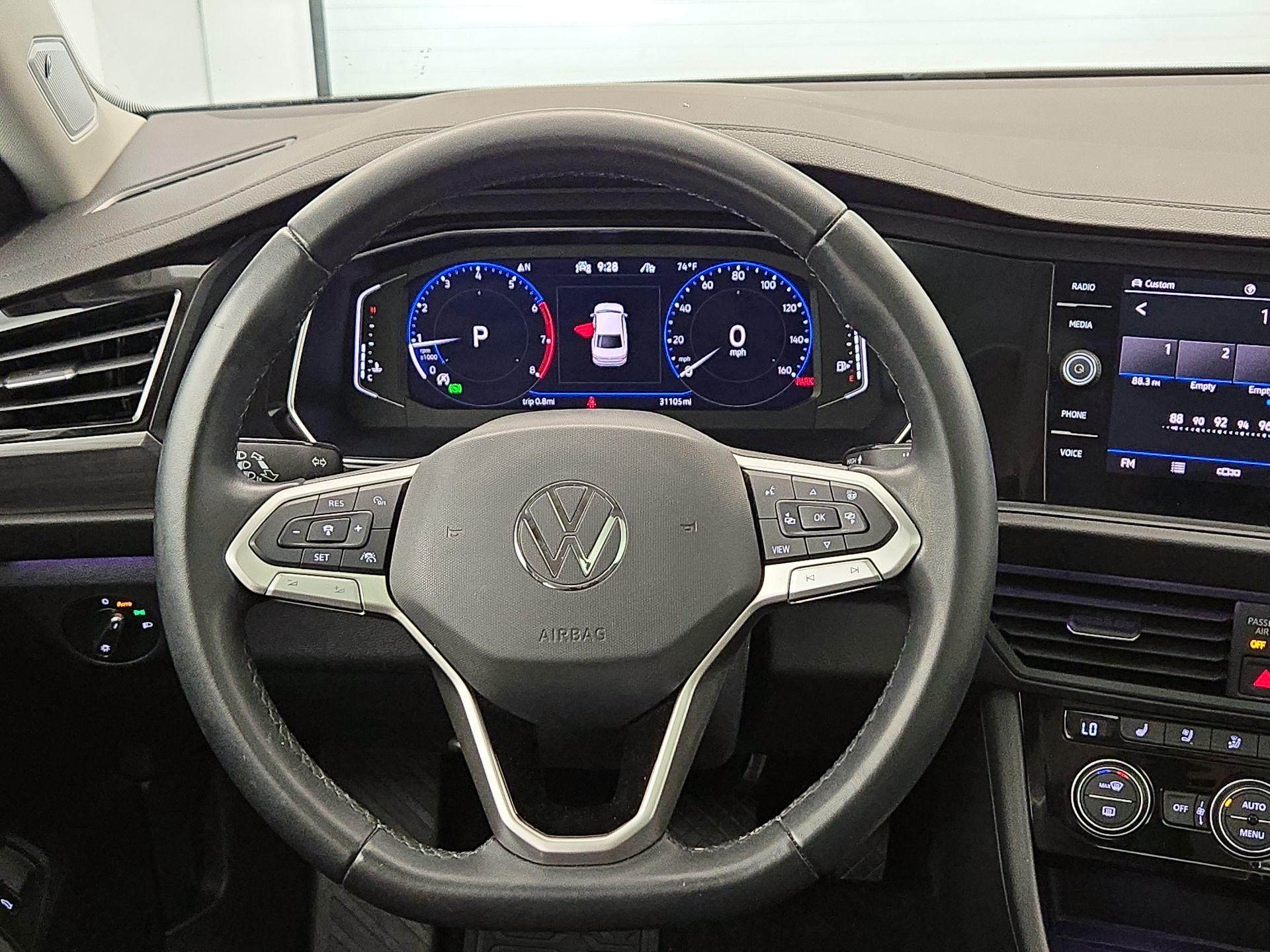 Thumbnail: 2022 Volkswagen Jetta - 10