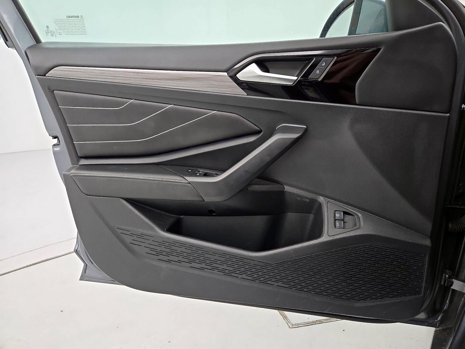 Thumbnail: 2022 Volkswagen Jetta - 12