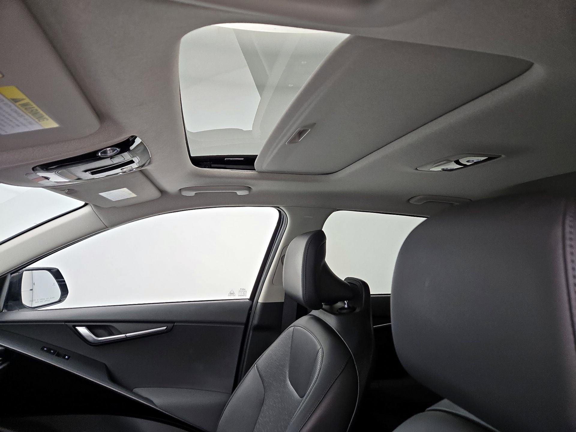 Thumbnail: 2023 Kia Niro - 20