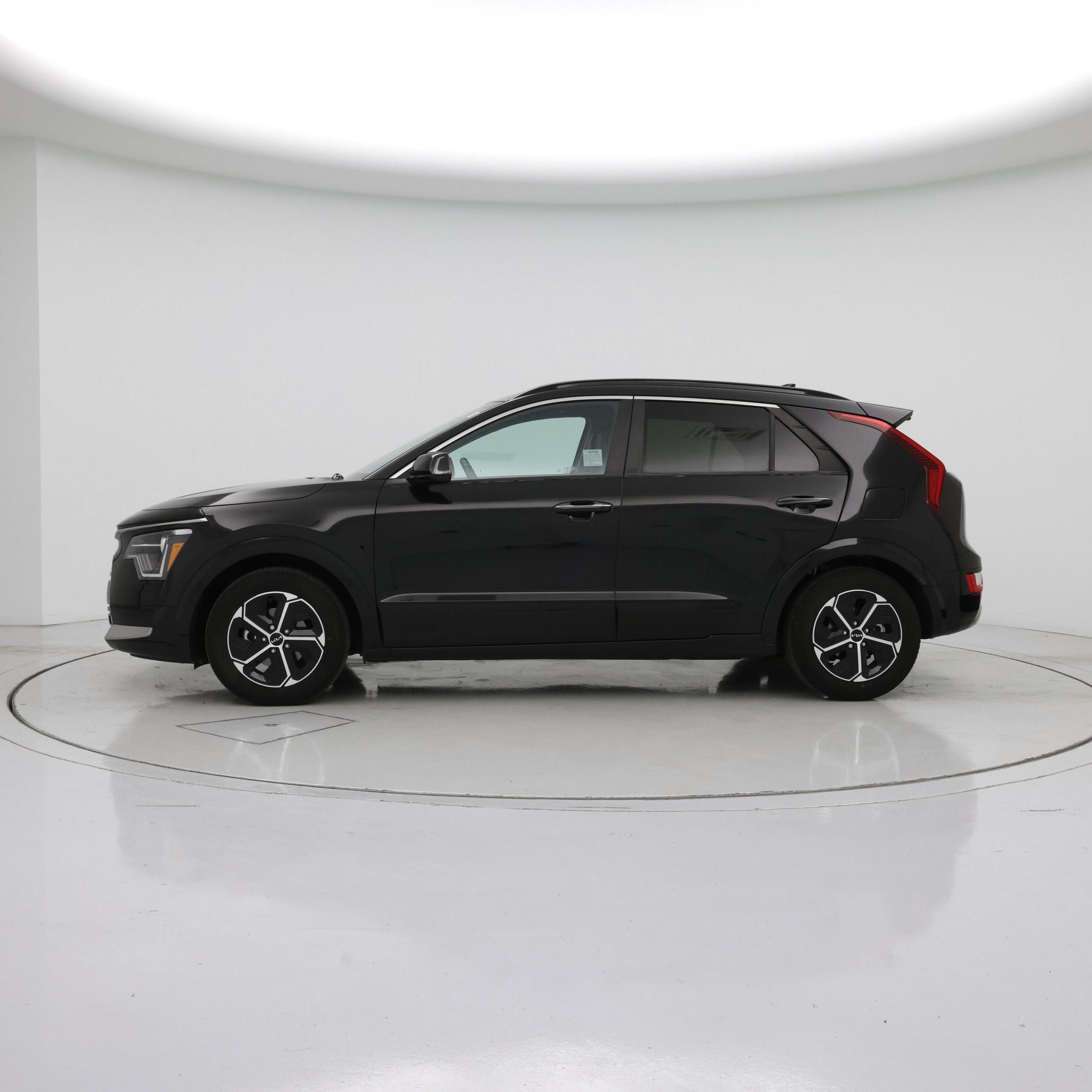 Thumbnail: 2023 Kia Niro - 3