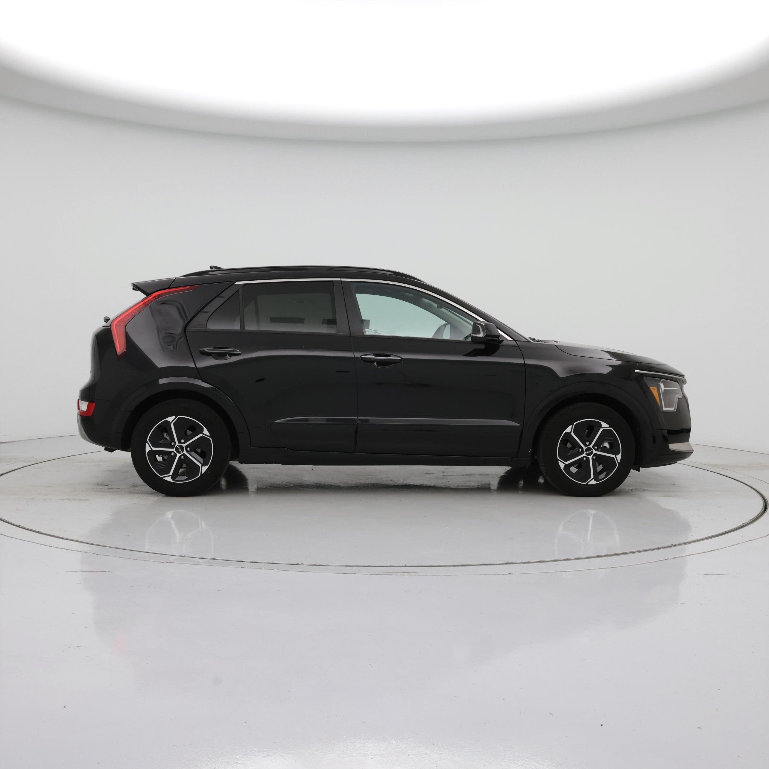 Thumbnail: 2023 Kia Niro - 7