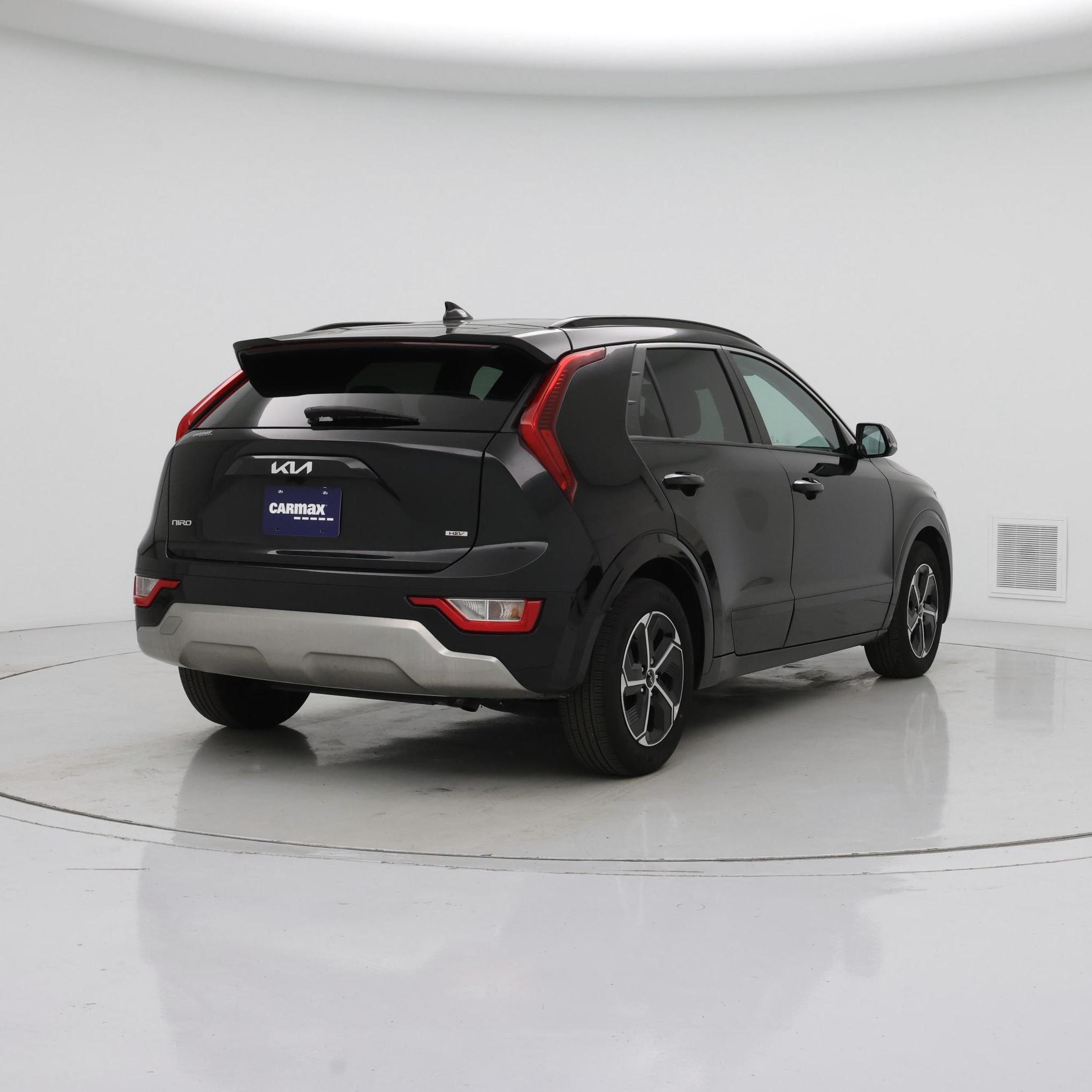 Thumbnail: 2023 Kia Niro - 8