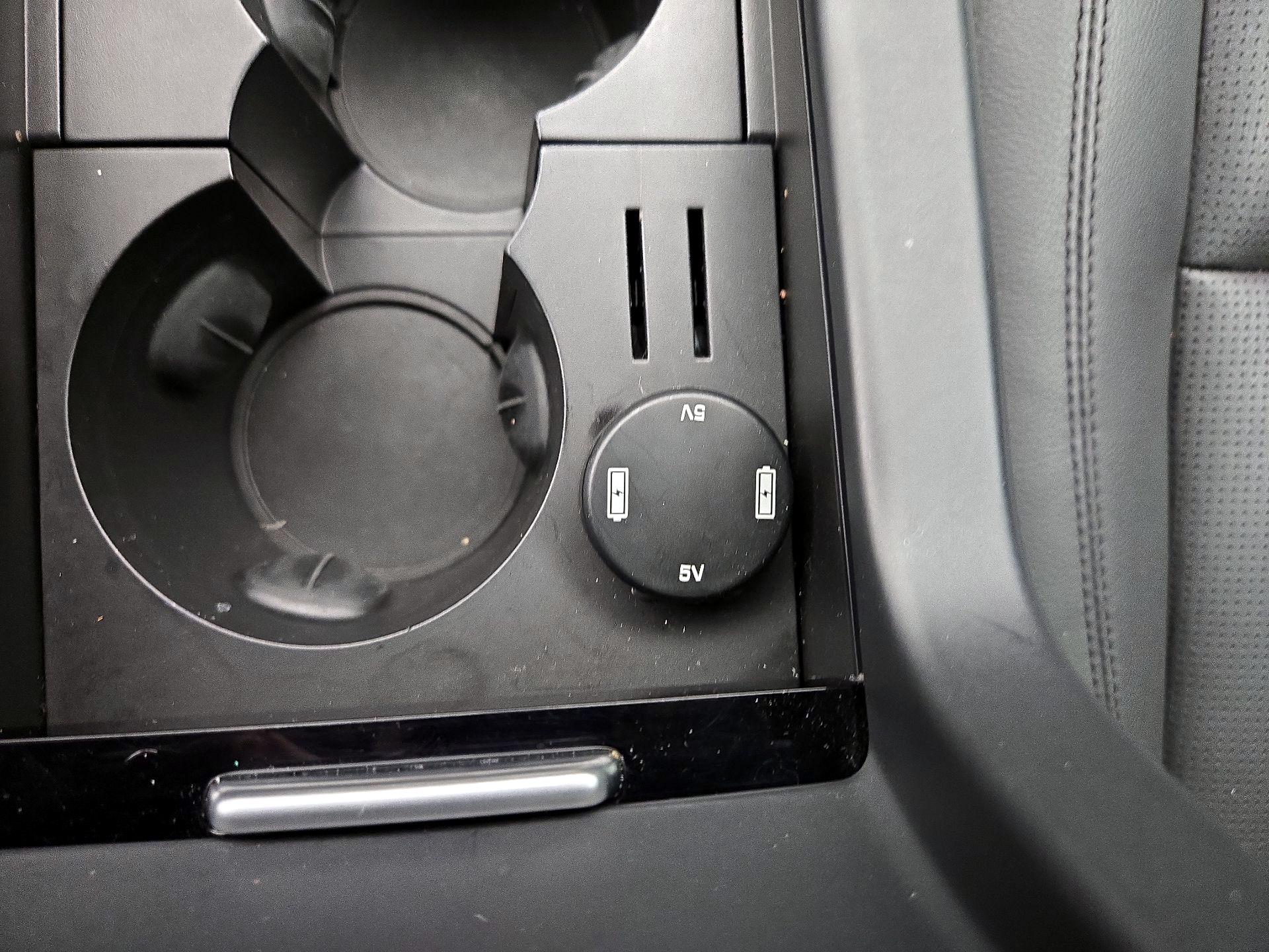 Thumbnail: 2019 Land Rover Discovery Sport - 18