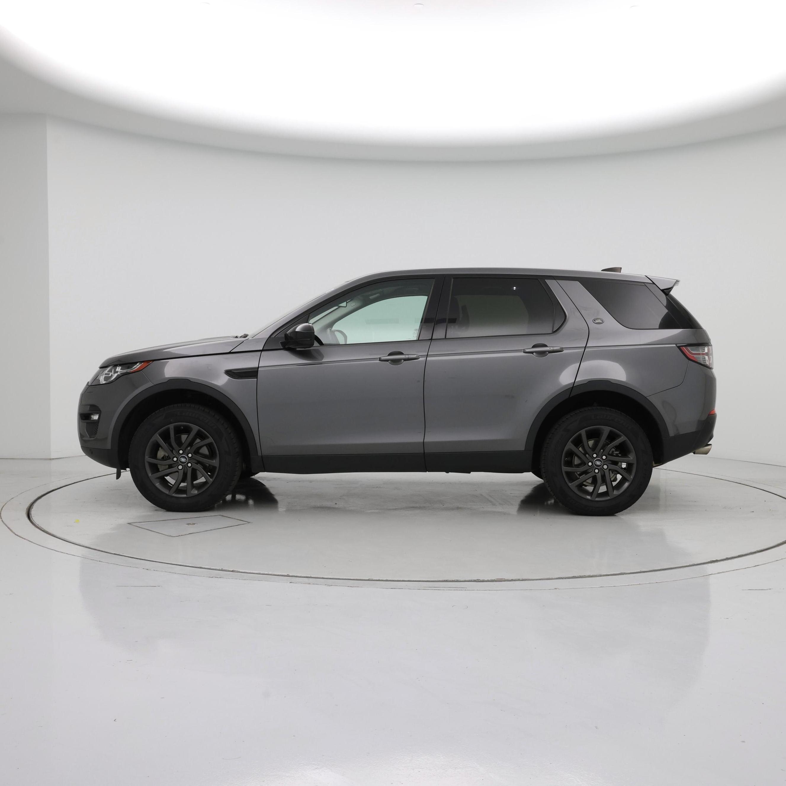 Thumbnail: 2019 Land Rover Discovery Sport - 3