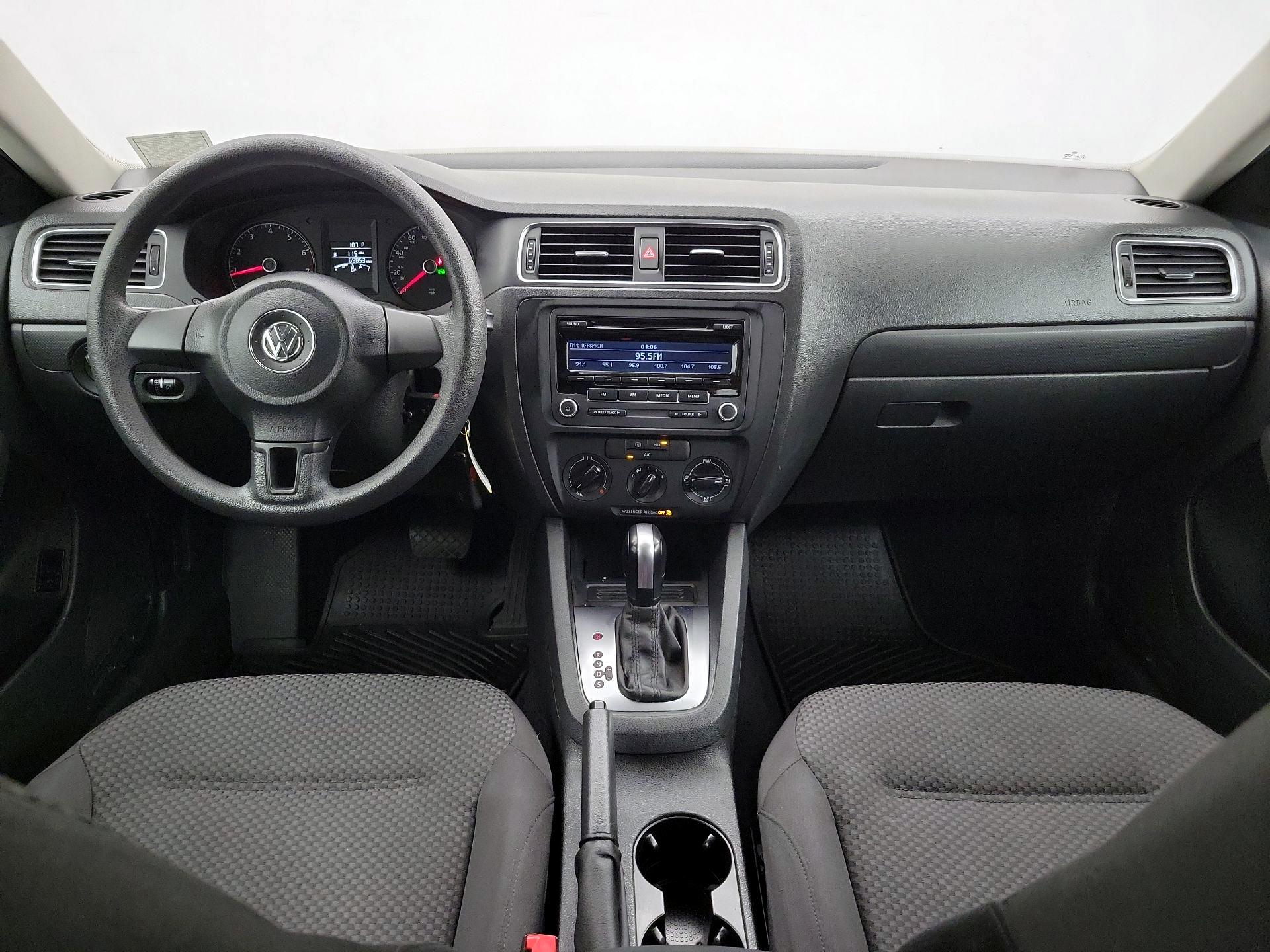 Thumbnail: 2014 Volkswagen Jetta - 9