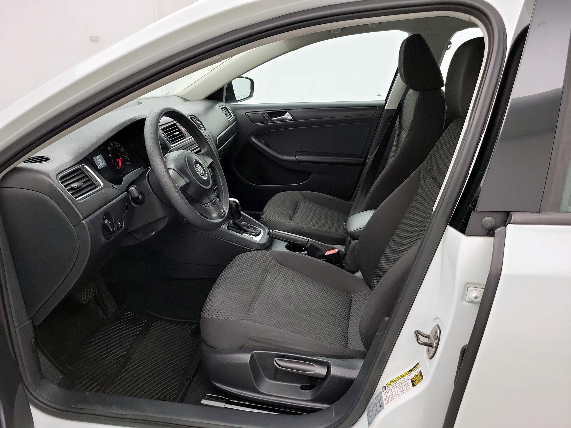 Thumbnail: 2014 Volkswagen Jetta - 11