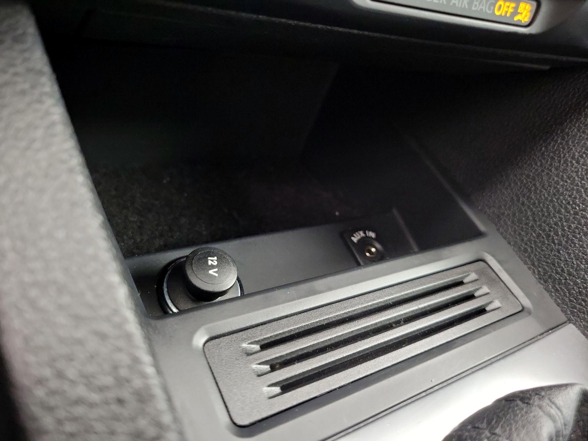 Thumbnail: 2014 Volkswagen Jetta - 17