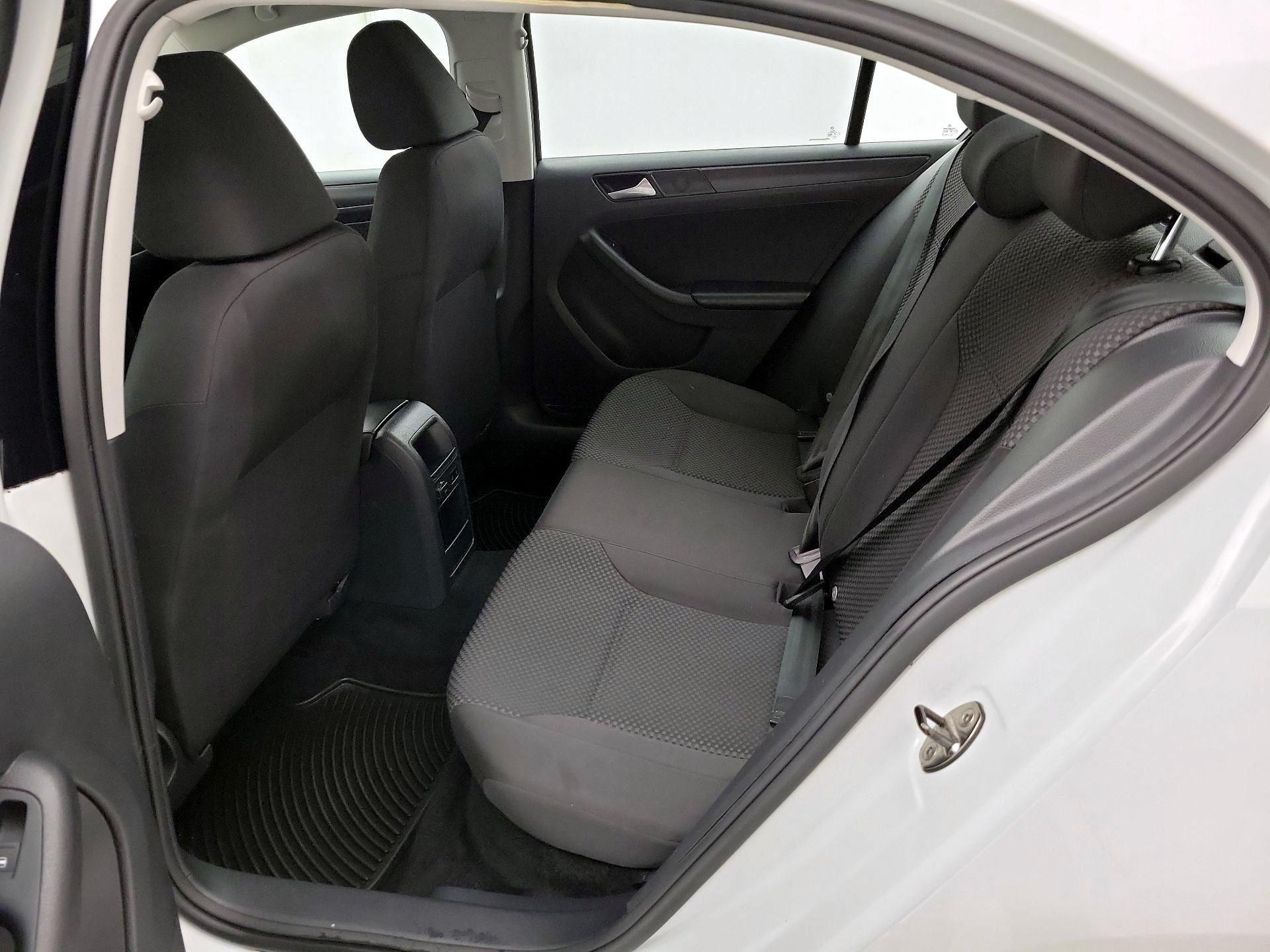 Thumbnail: 2014 Volkswagen Jetta - 18